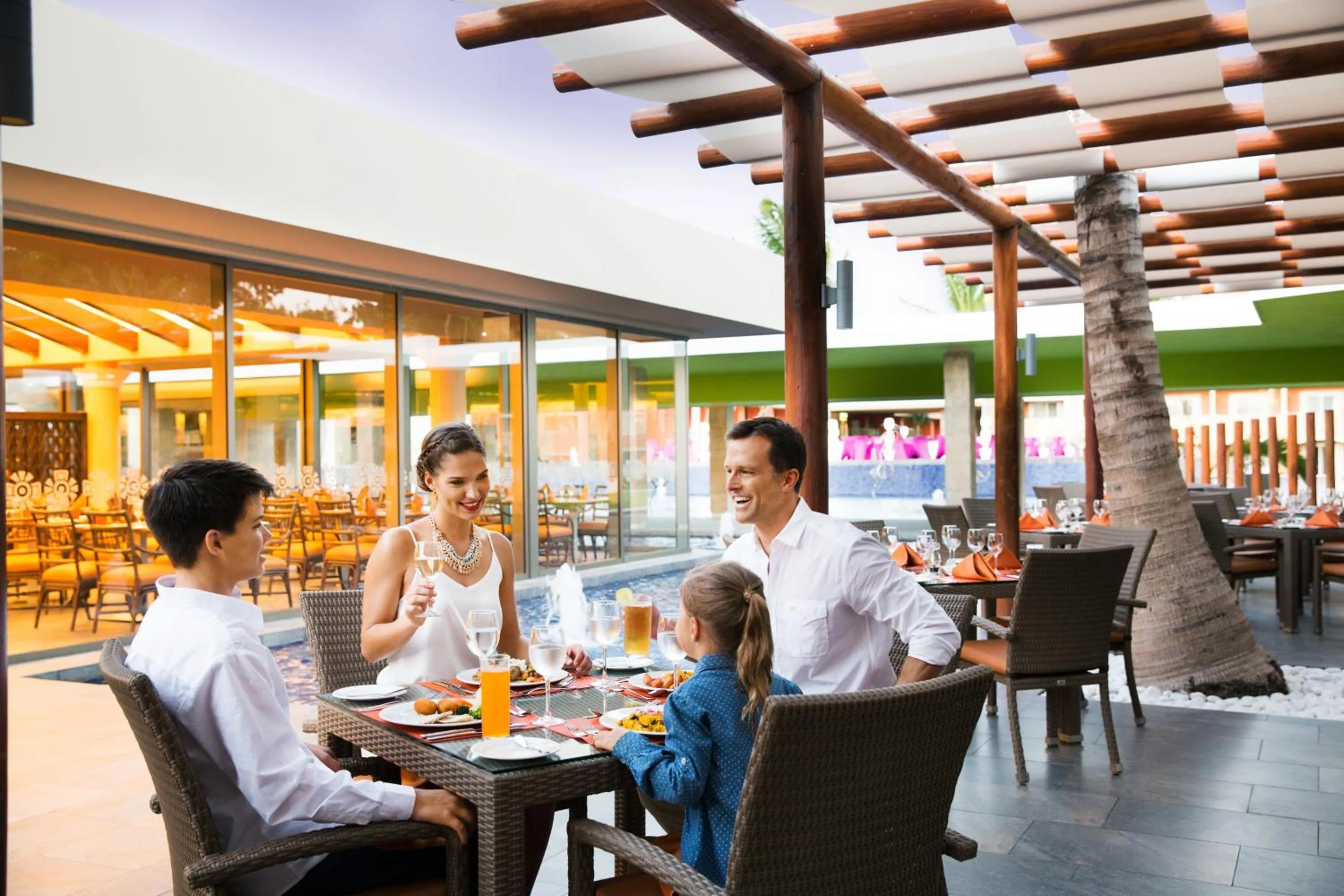 Breakfast in Barceló Maya Colonial - All Inclusive