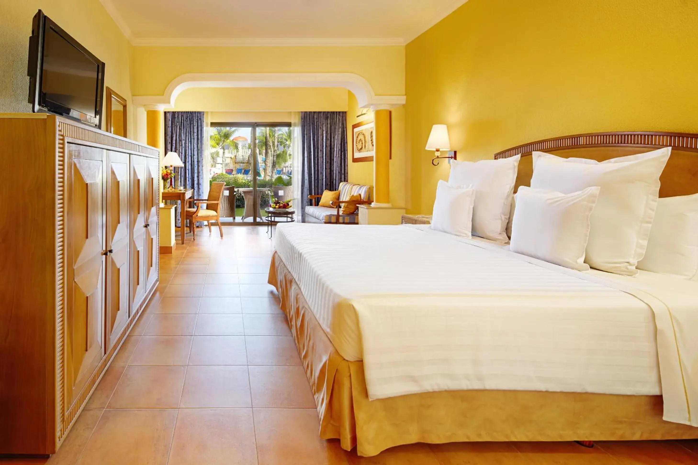 Photo of the whole room, Bed in Barceló Maya Colonial - All Inclusive Photo of the whole room, Bed in Barceló Maya Colonial - All Inclusive