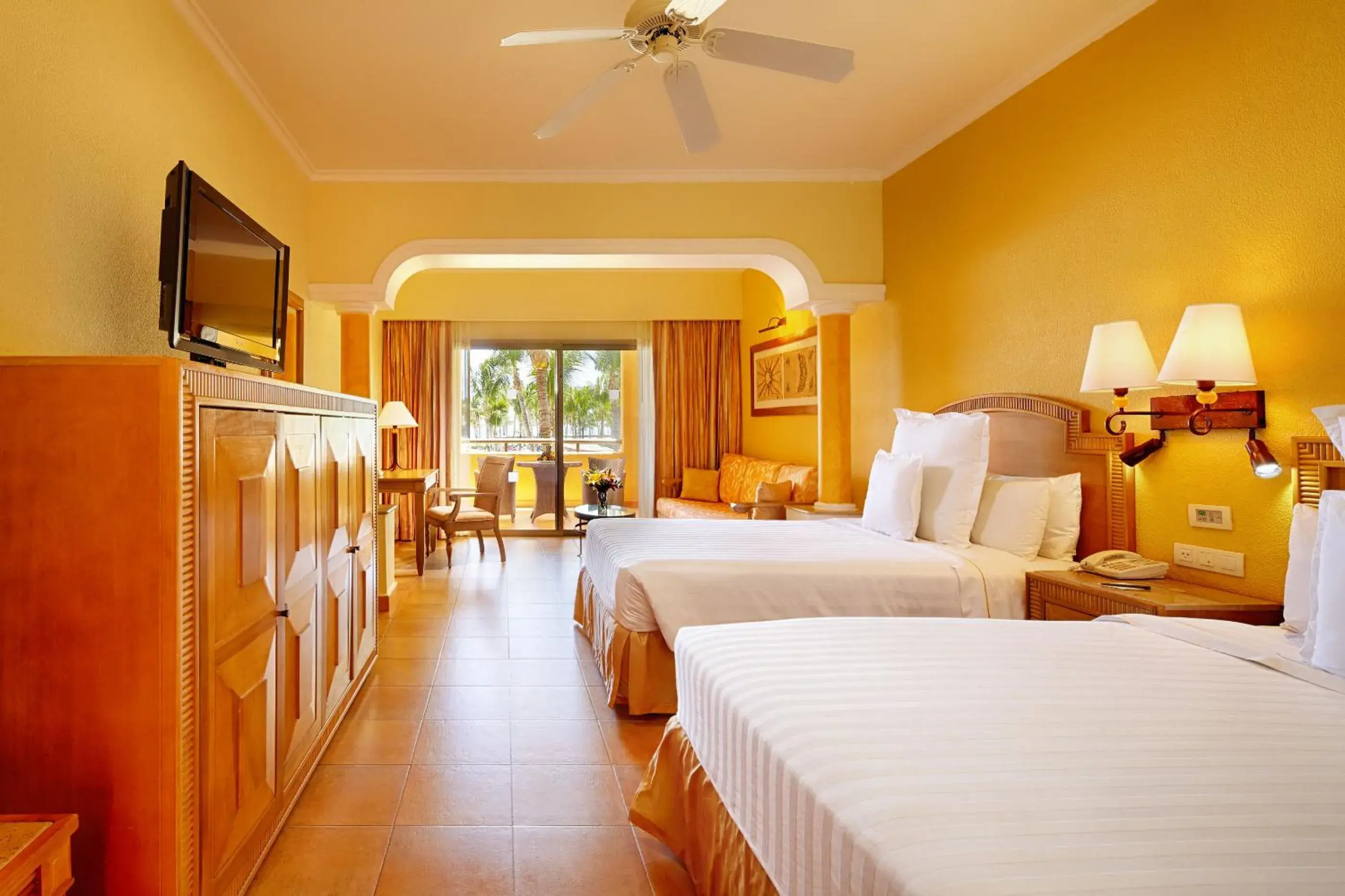 Photo of the whole room, Bed in Barceló Maya Colonial - All Inclusive Photo of the whole room, Bed in Barceló Maya Colonial - All Inclusive