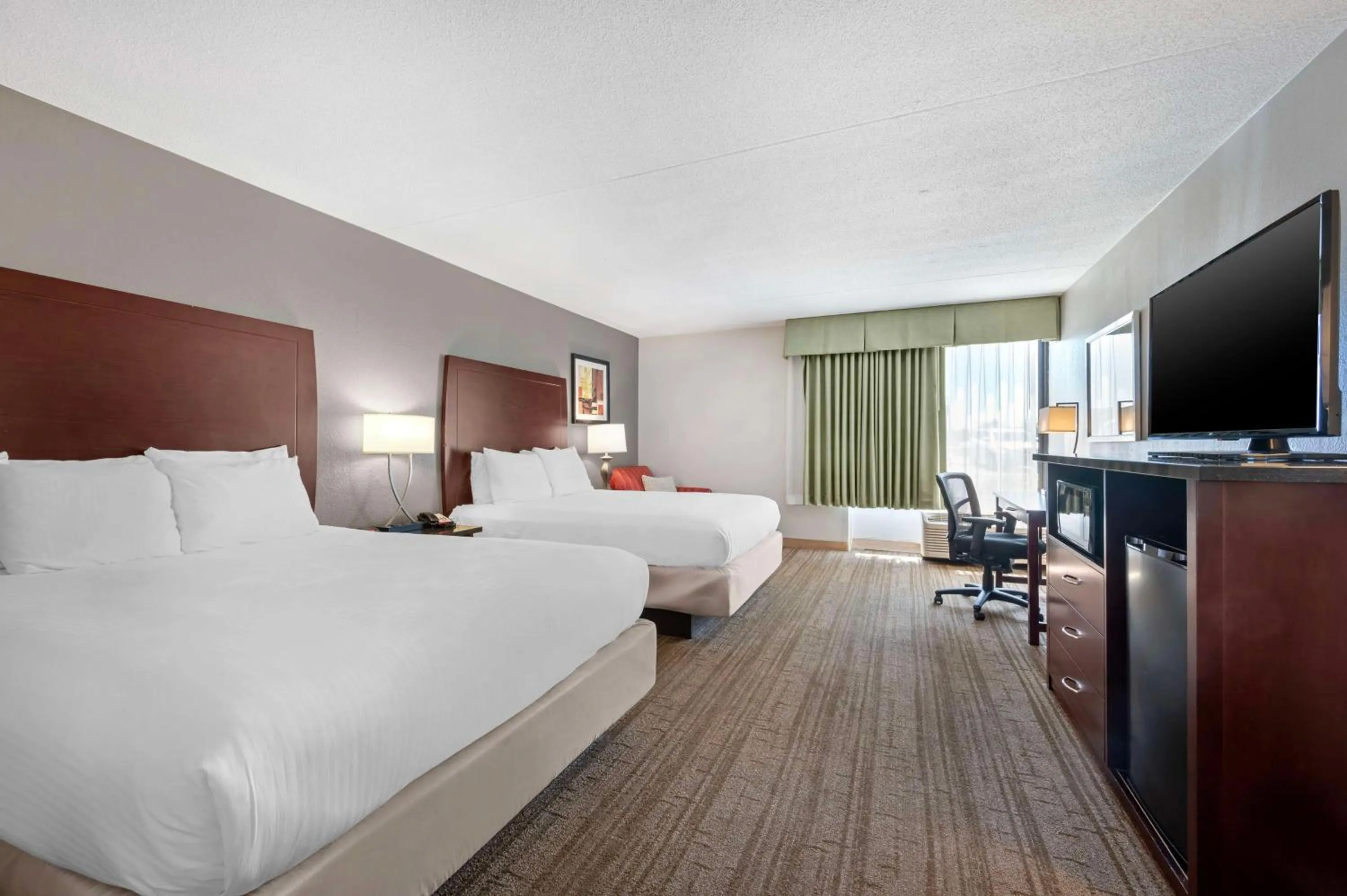 Bedroom in Best Western Ashbury Inn