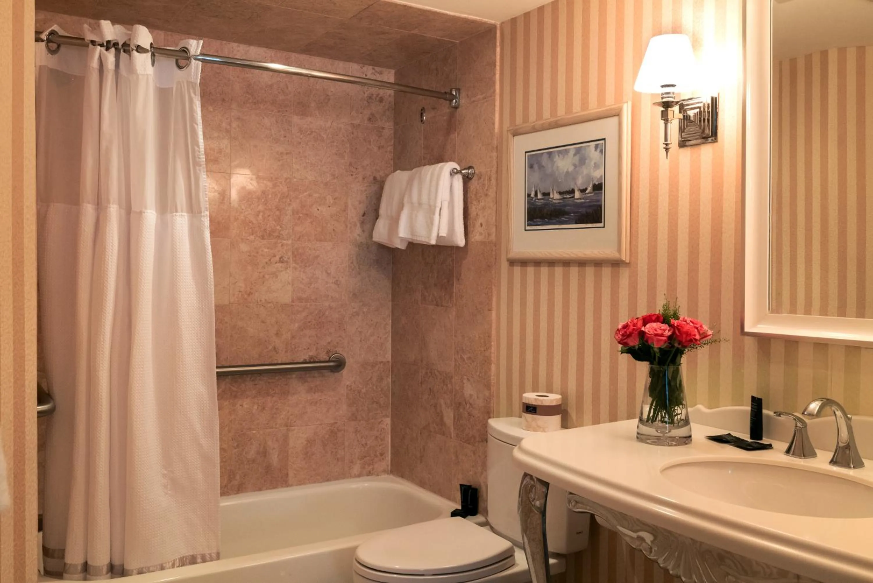 Bathroom in Chateau Inn and Suites