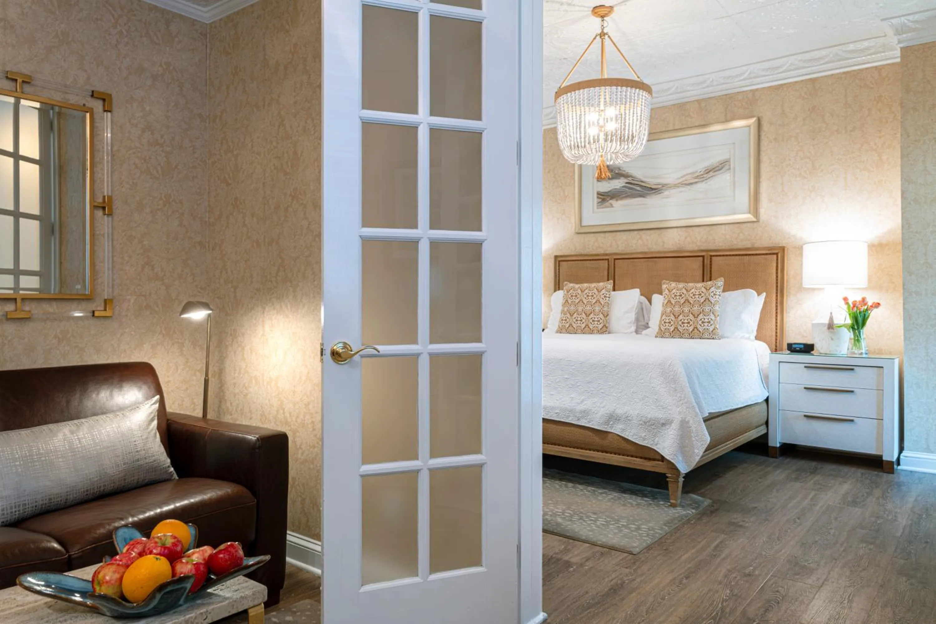 Bed in Chateau Inn and Suites