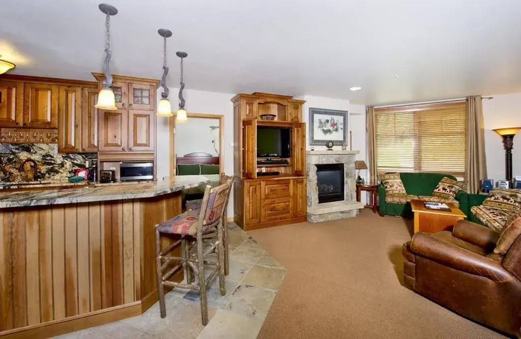 Zephyr Mountain Lodge Zephyr Mountain Lodge