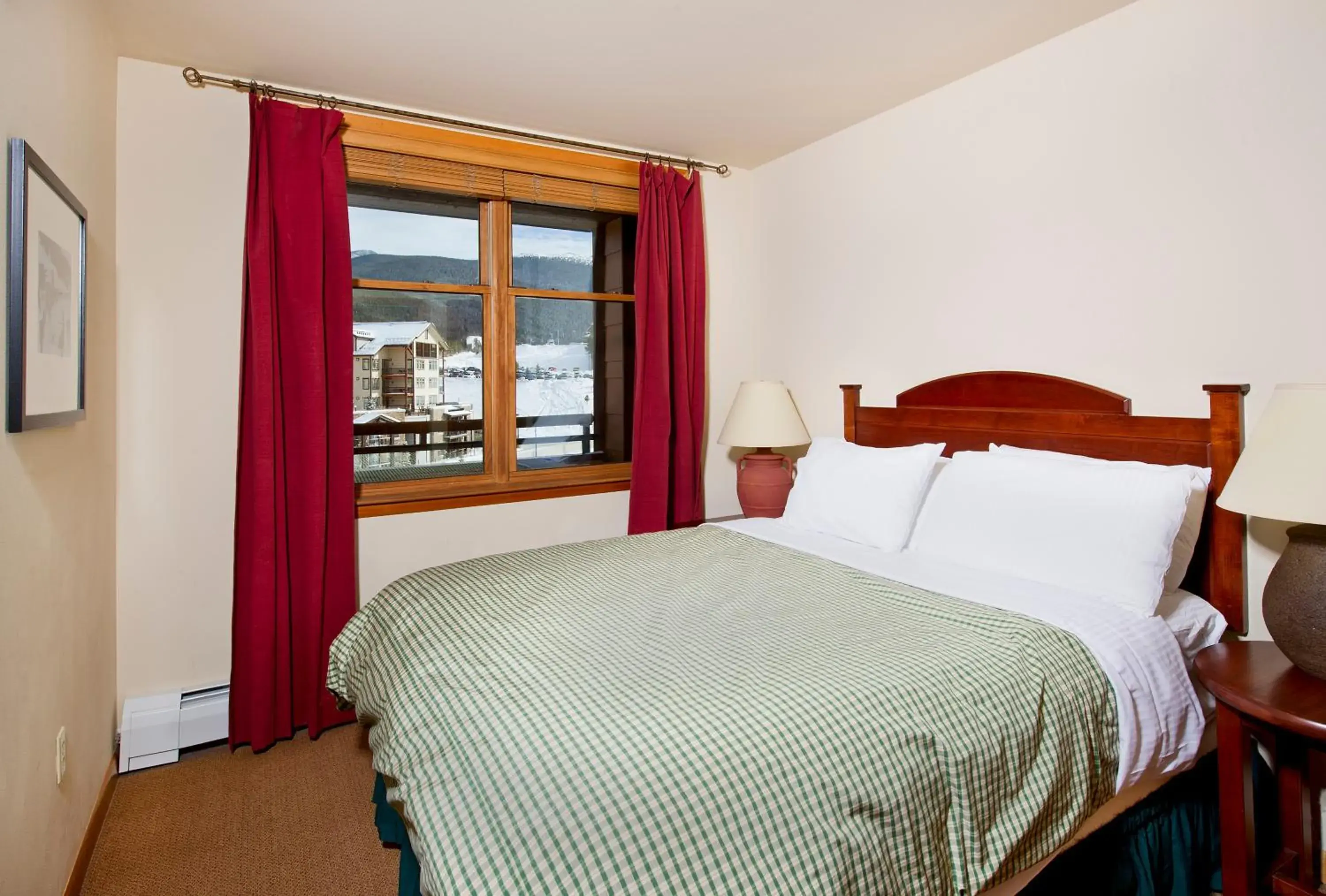 Photo of the whole room, Bed in Zephyr Mountain Lodge Photo of the whole room, Bed in Zephyr Mountain Lodge