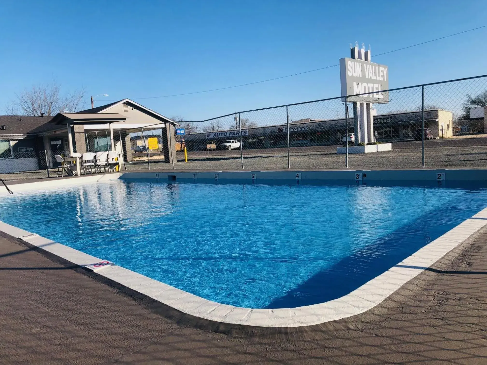 Pool view in Sun Valley Motel Junction Pool view in Sun Valley Motel Junction