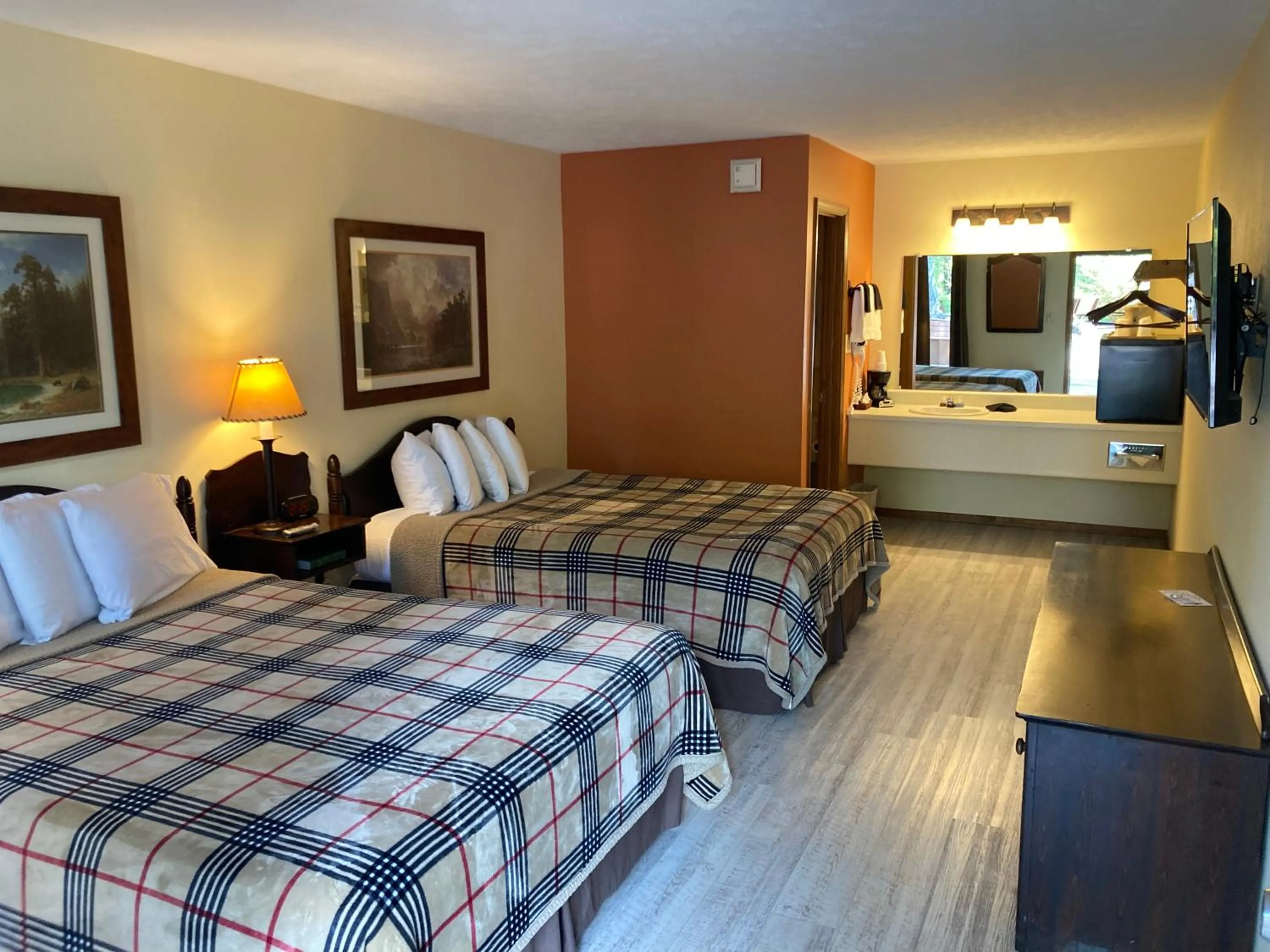 Bed in Country Mountain Inn