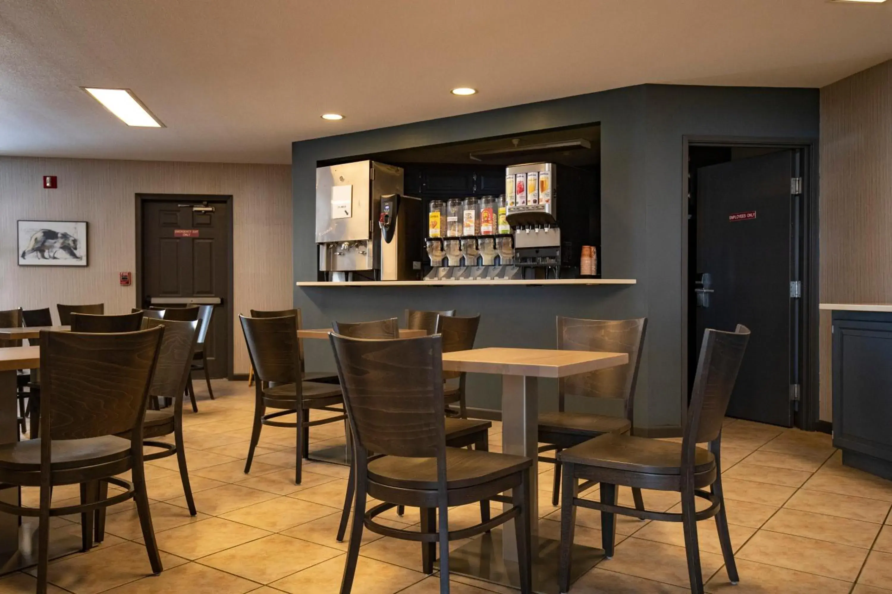 Food and drinks in Whitewater Inn Food and drinks in Whitewater Inn