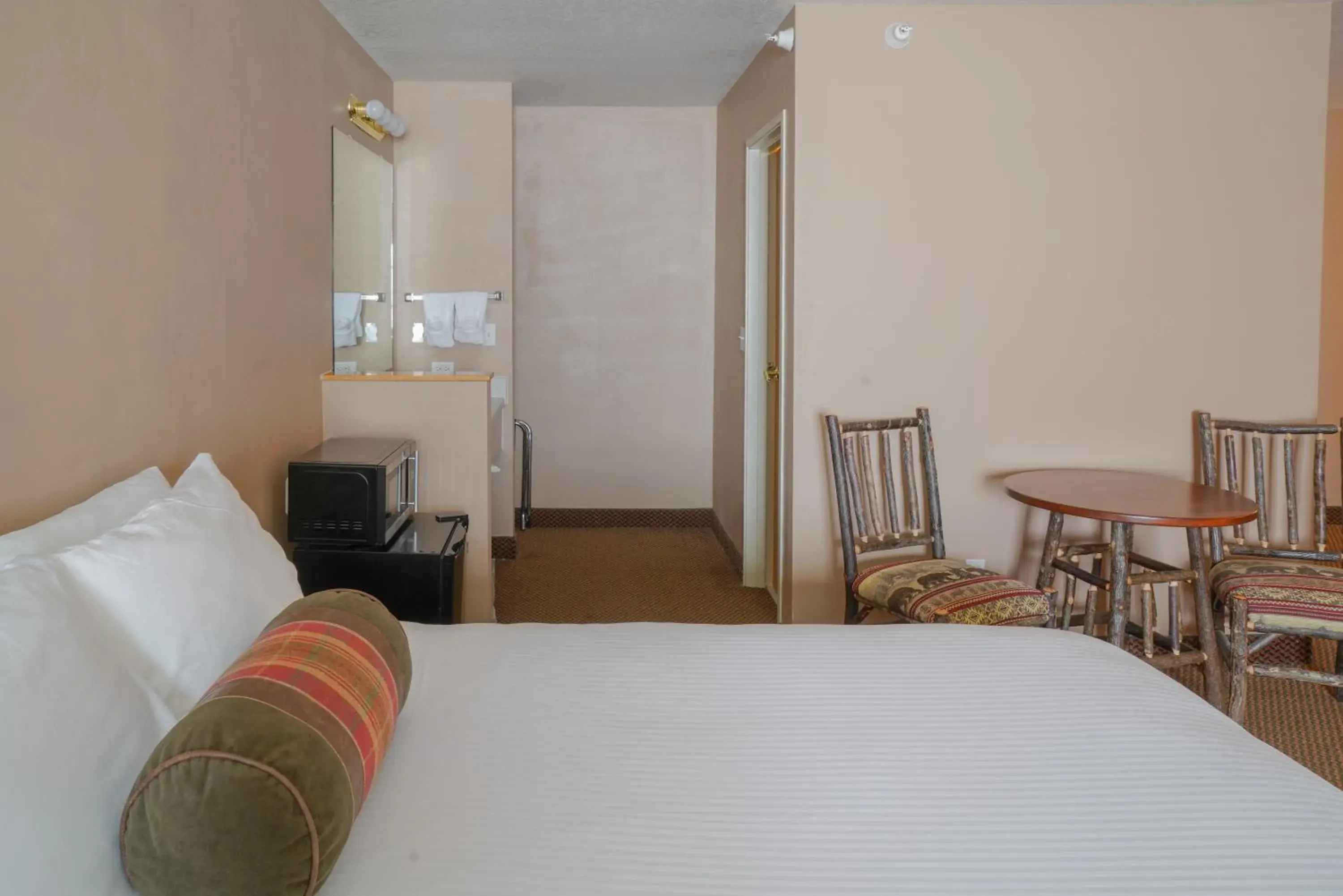 Photo of the whole room, Bed in Whitewater Inn Photo of the whole room, Bed in Whitewater Inn