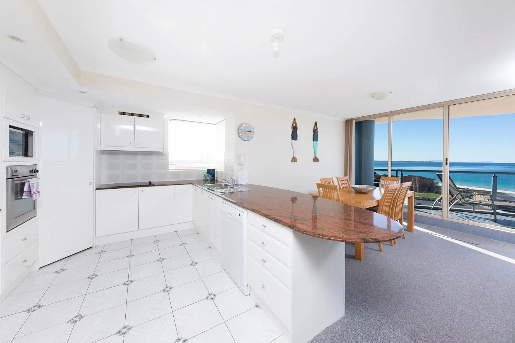 Kitchen or kitchenette in Beaches International