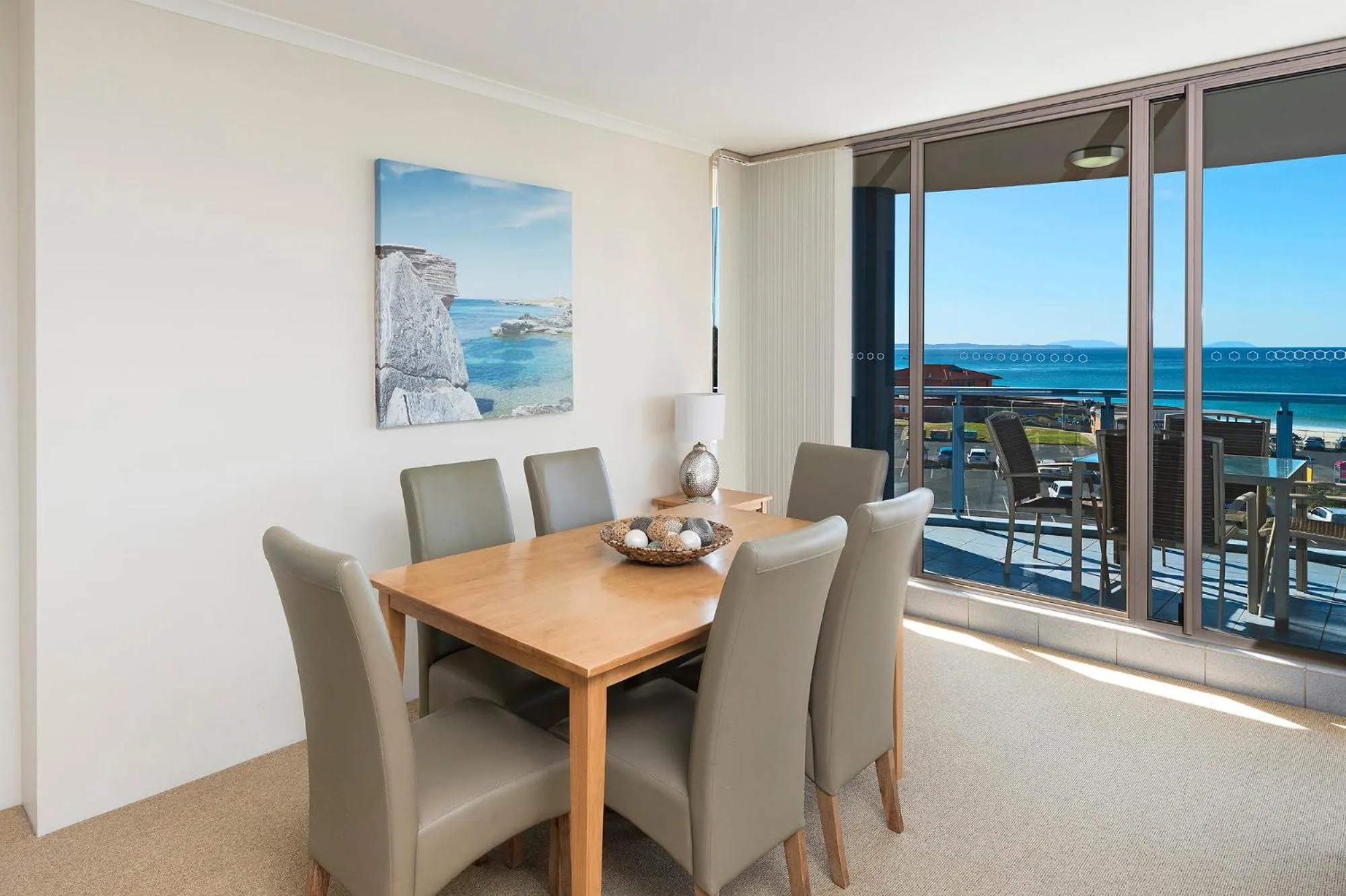 Dining area in Beaches International