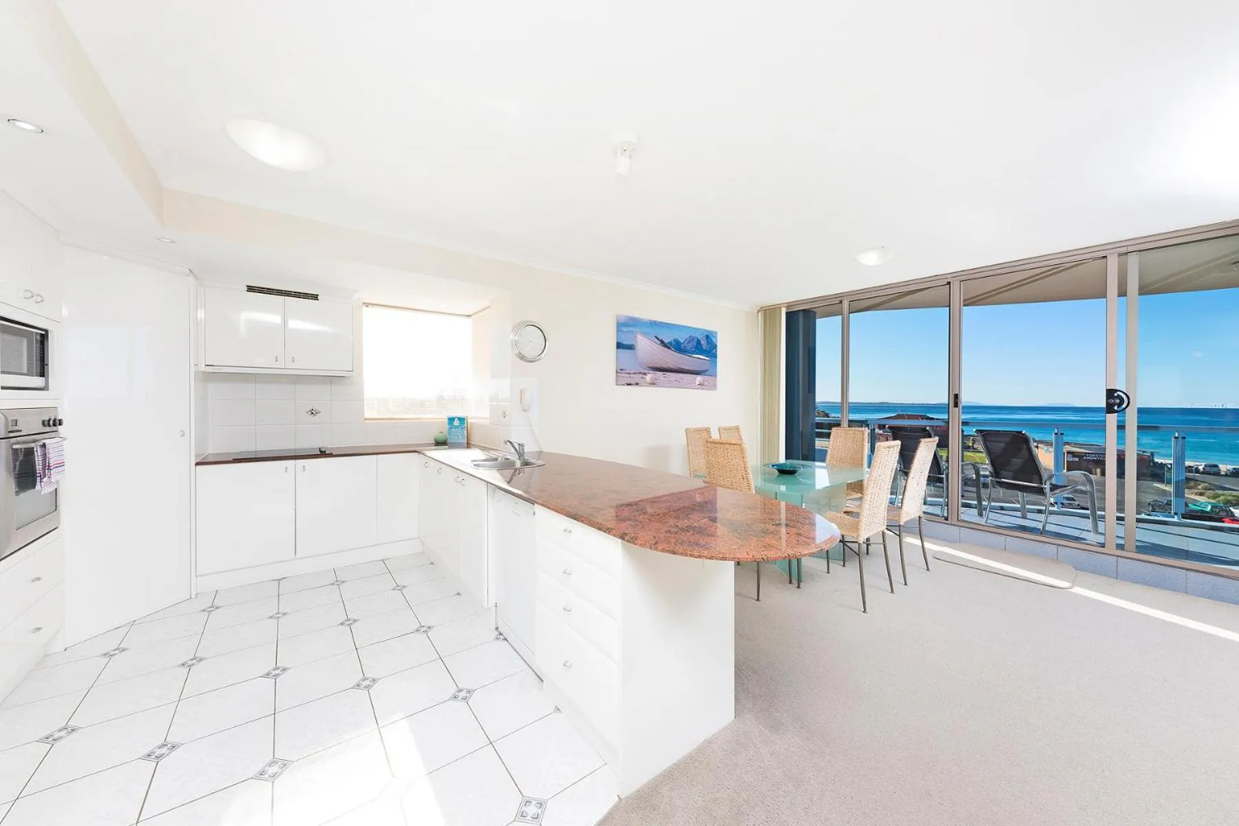 Kitchen or kitchenette in Beaches International