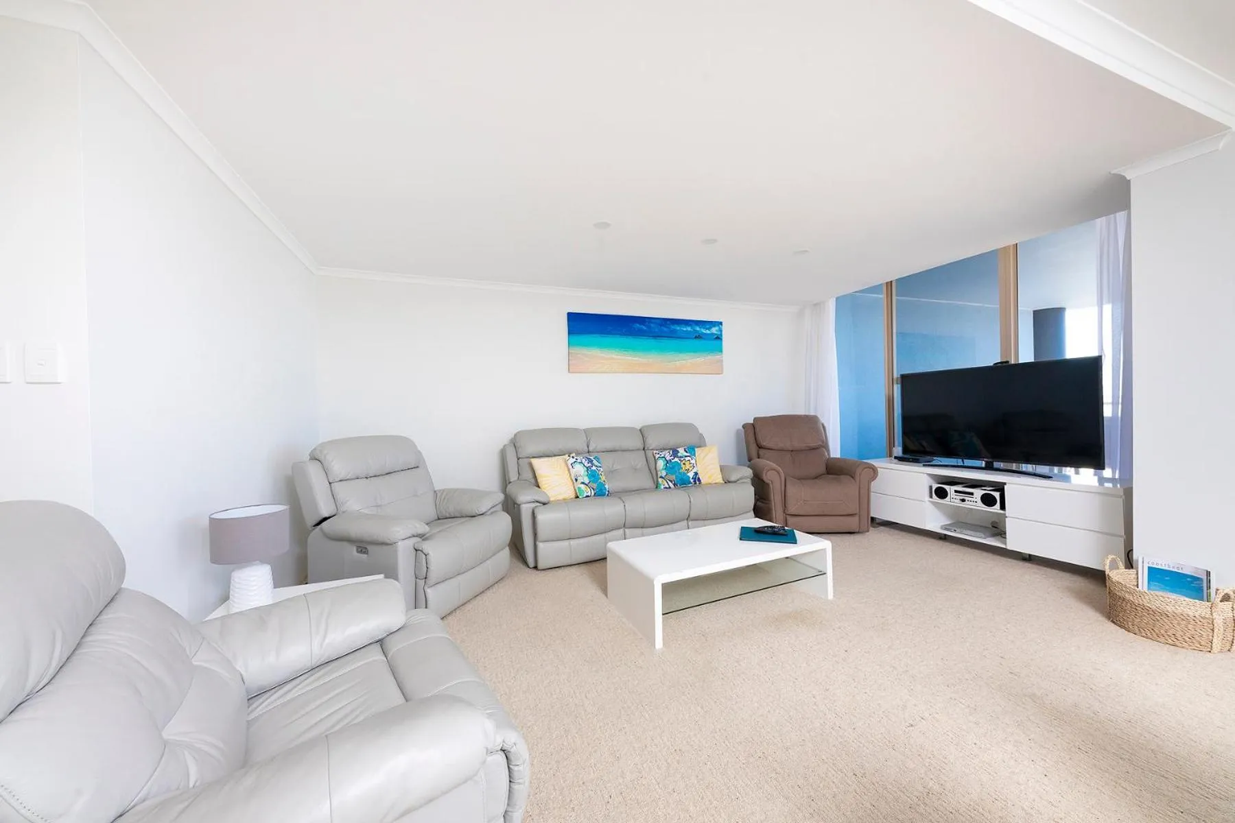 Living room in Beaches International