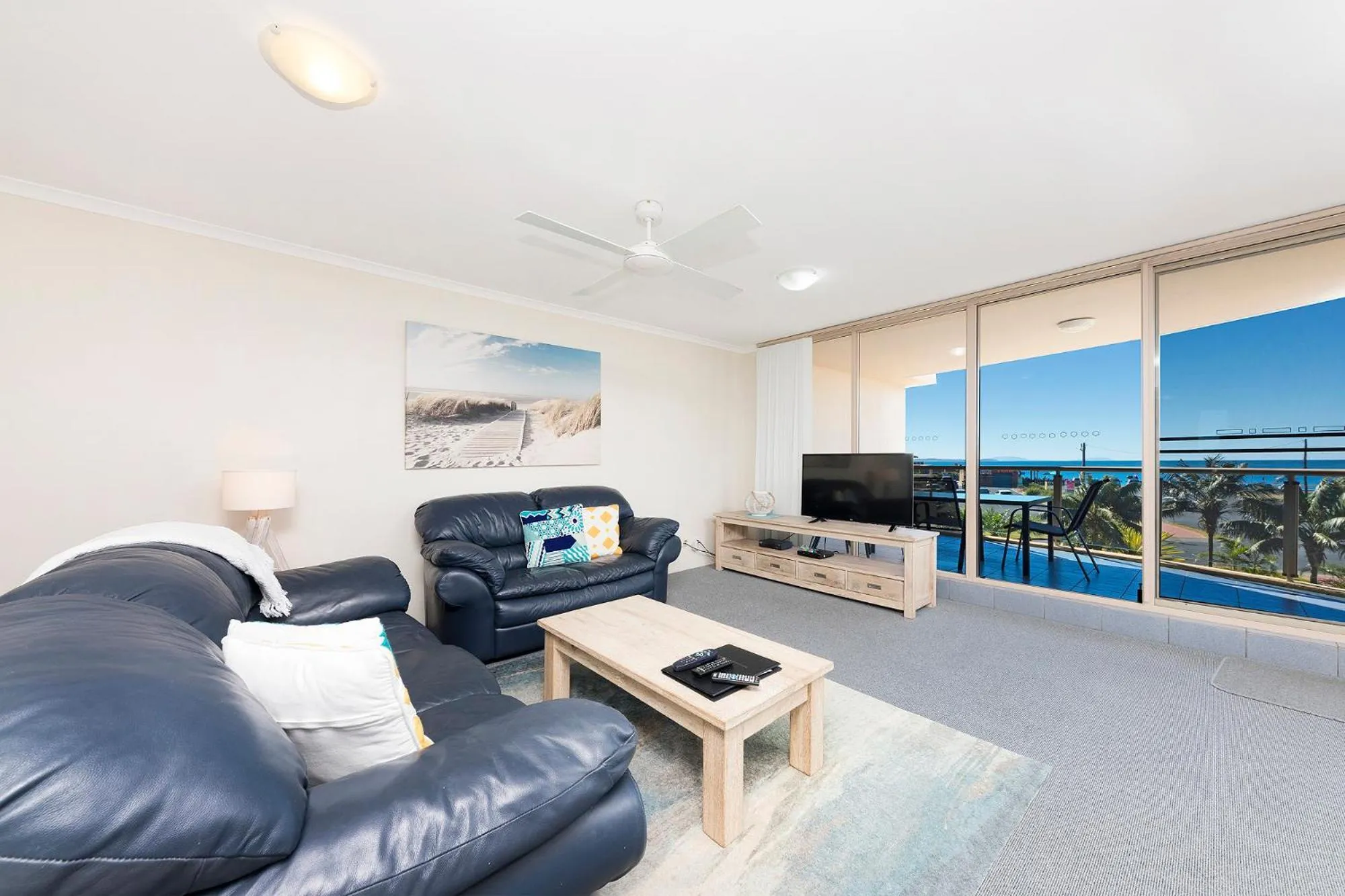 Living room in Beaches International