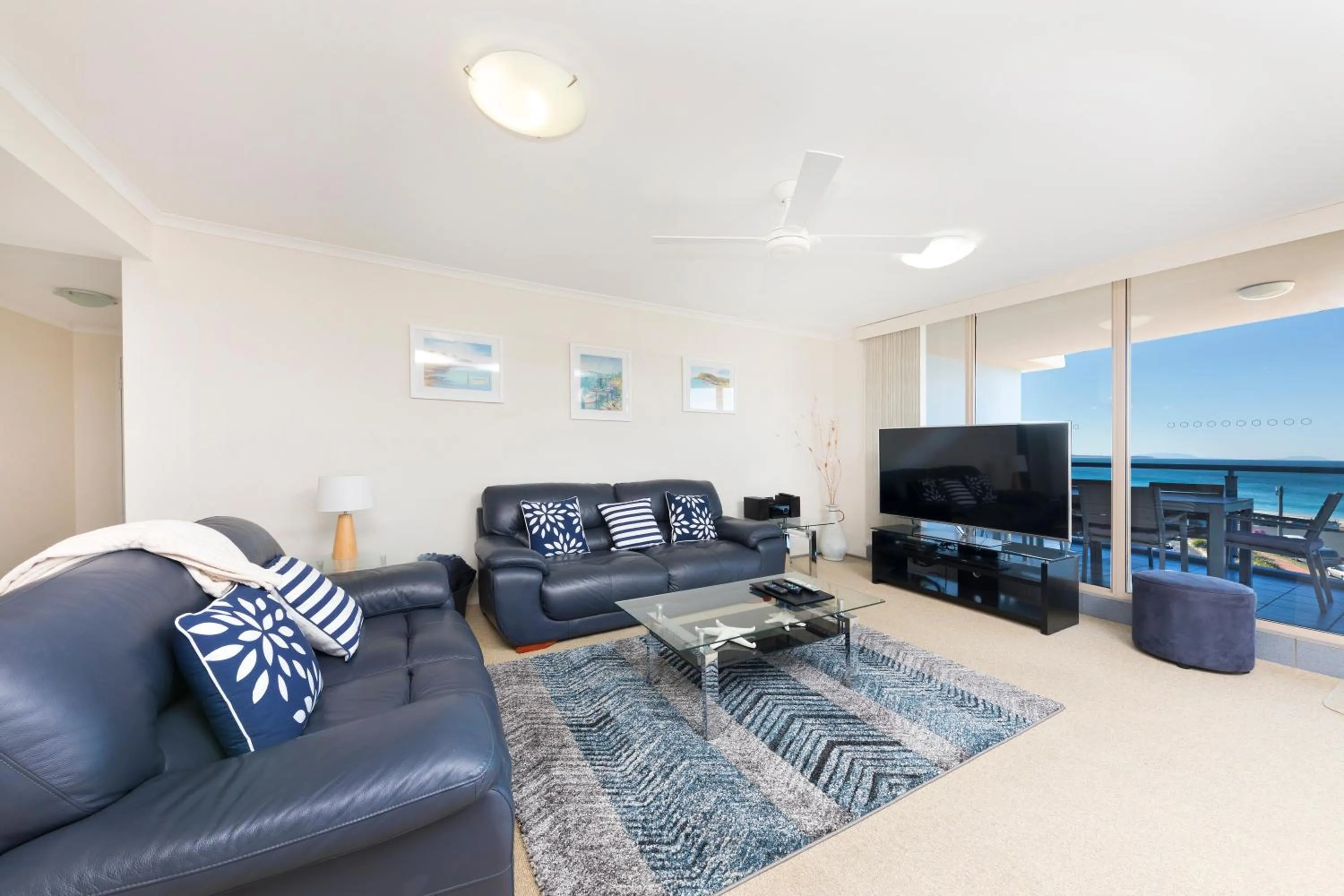 Living room in Beaches International