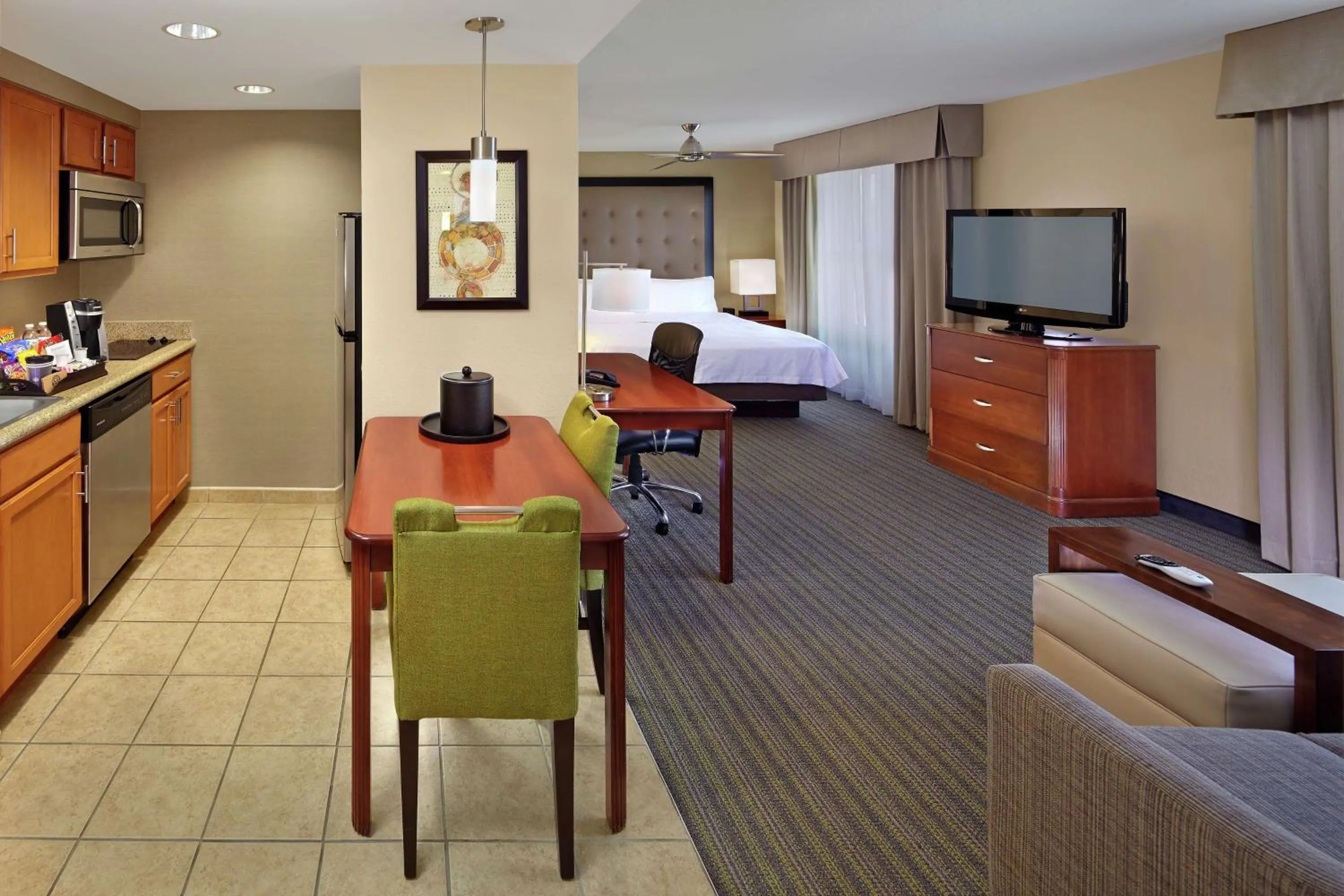 Photo of the whole room, Bed in Homewood Suites by Hilton Daytona Beach Speedway-Airport