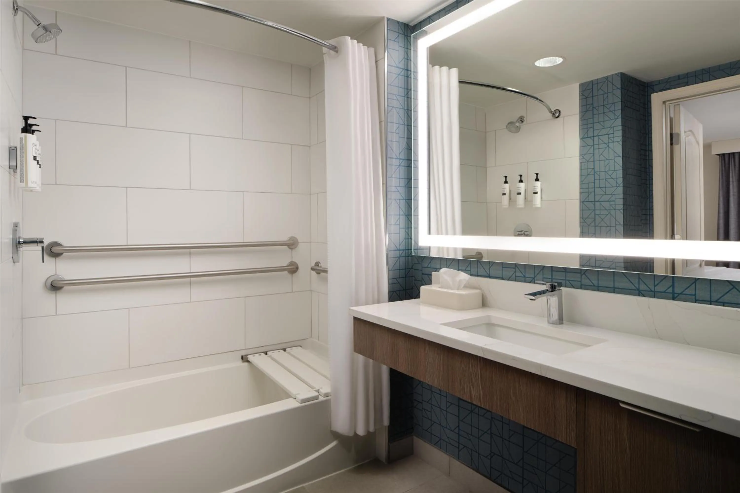 Bathroom in Homewood Suites by Hilton Daytona Beach Speedway-Airport