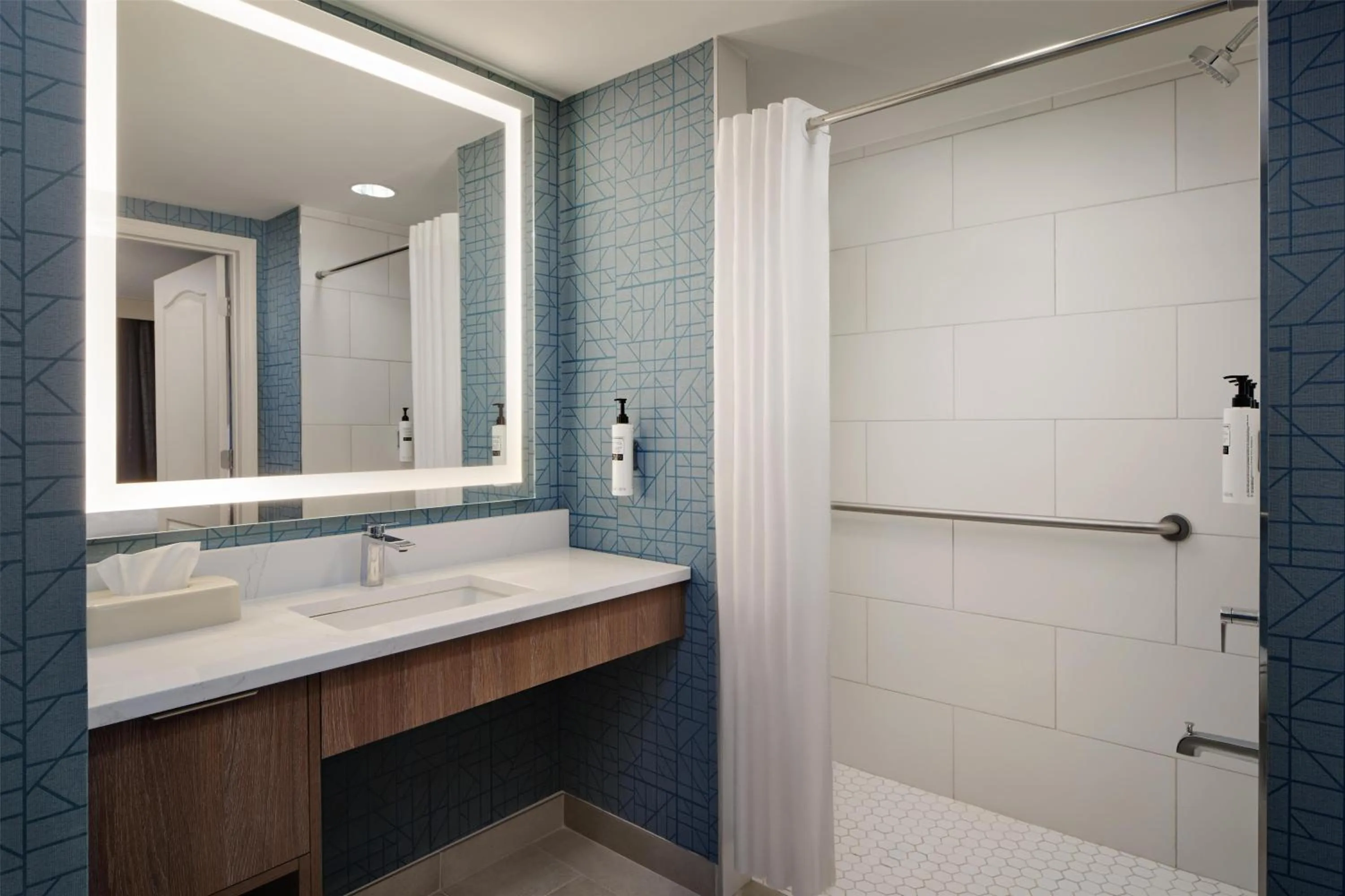 Bathroom in Homewood Suites by Hilton Daytona Beach Speedway-Airport
