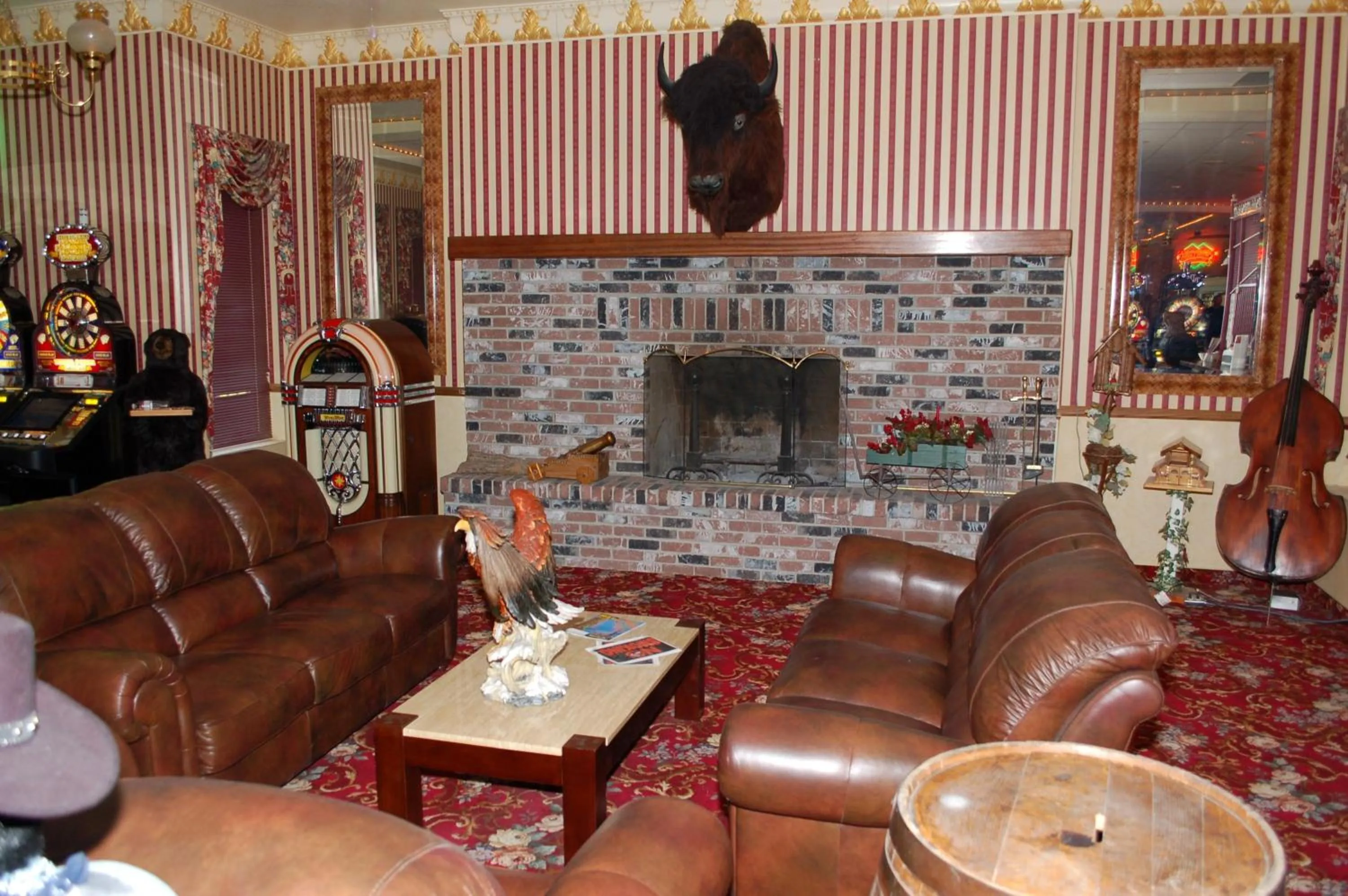 Seating area in Longstreet Inn & Casino