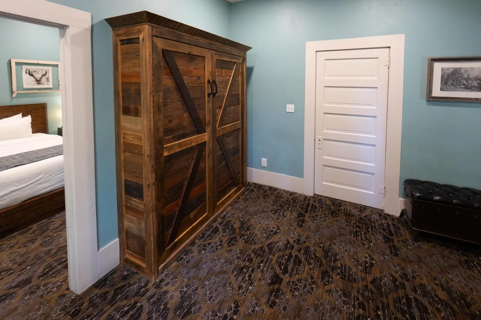 Bed in The Groveland Hotel