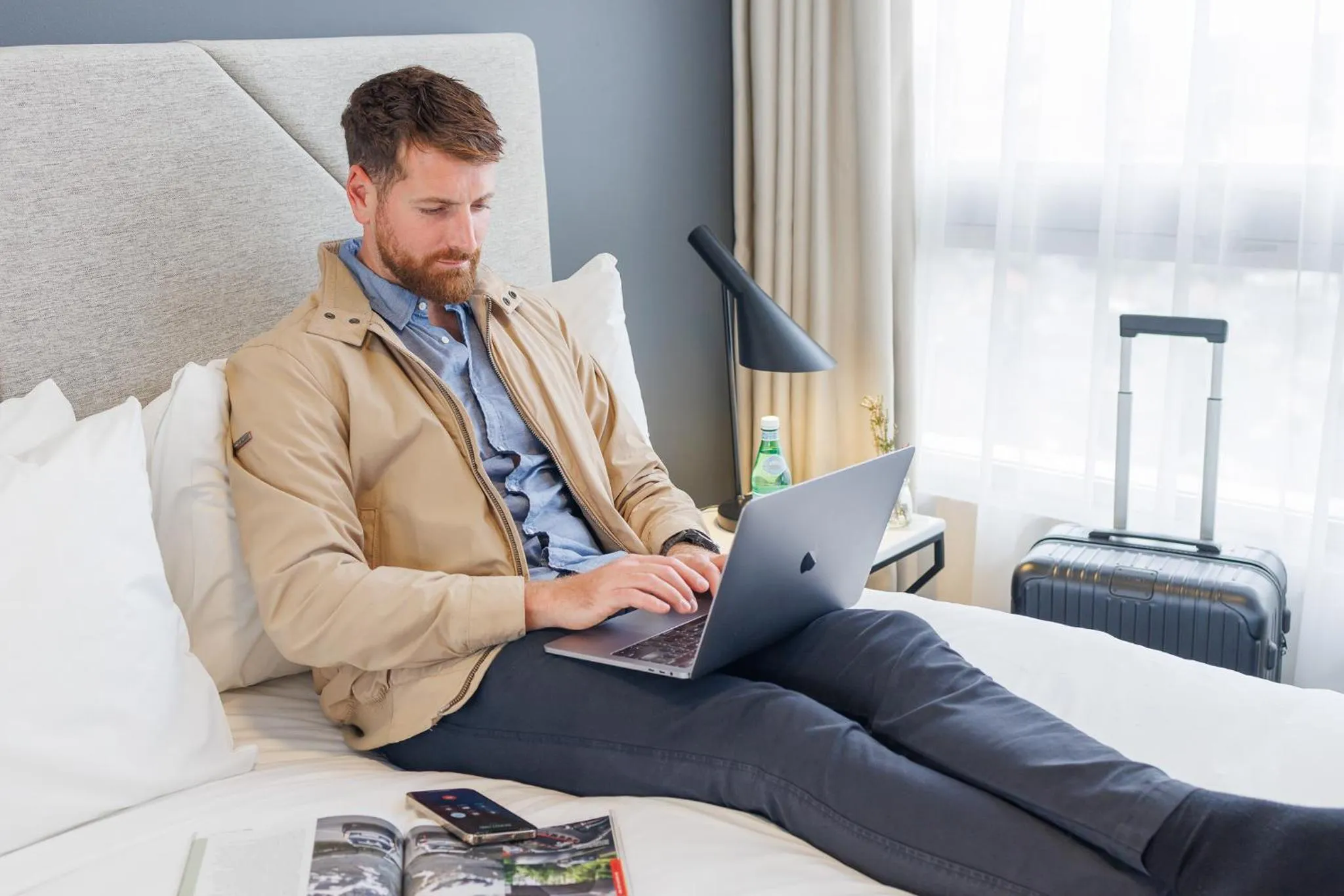 Bed in Meriton Suites Zetland