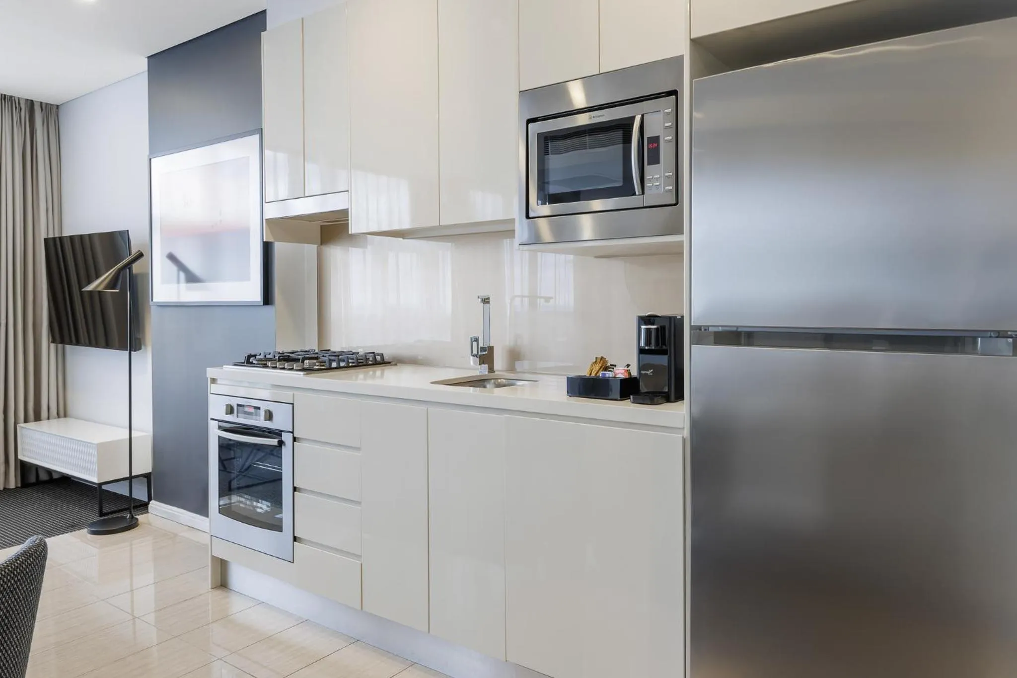 Kitchen or kitchenette in Meriton Suites Zetland