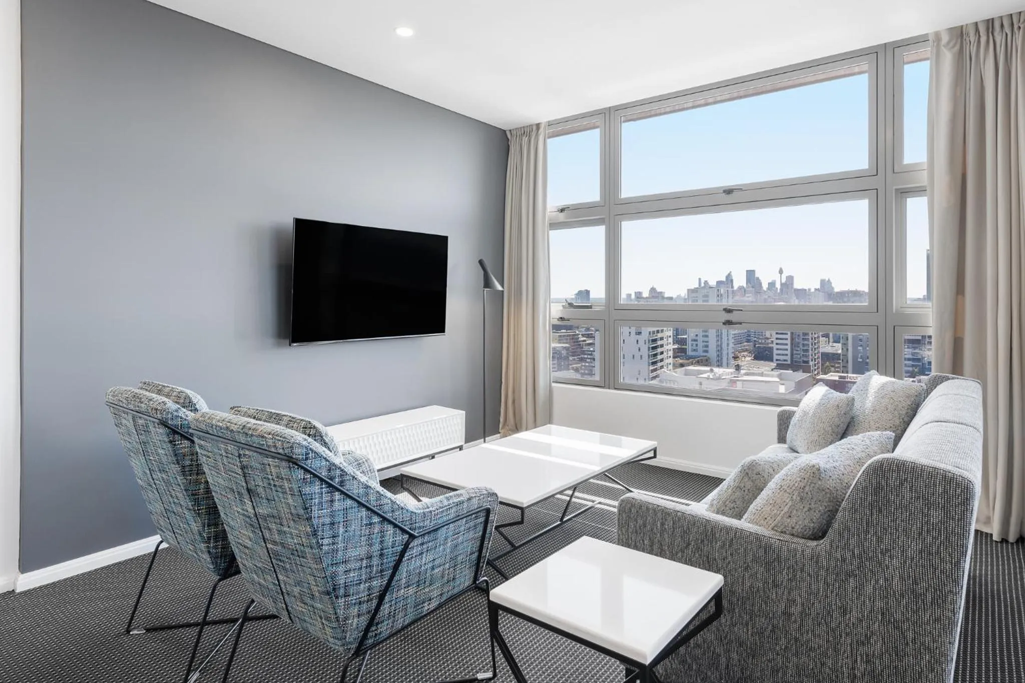 TV and multimedia in Meriton Suites Zetland
