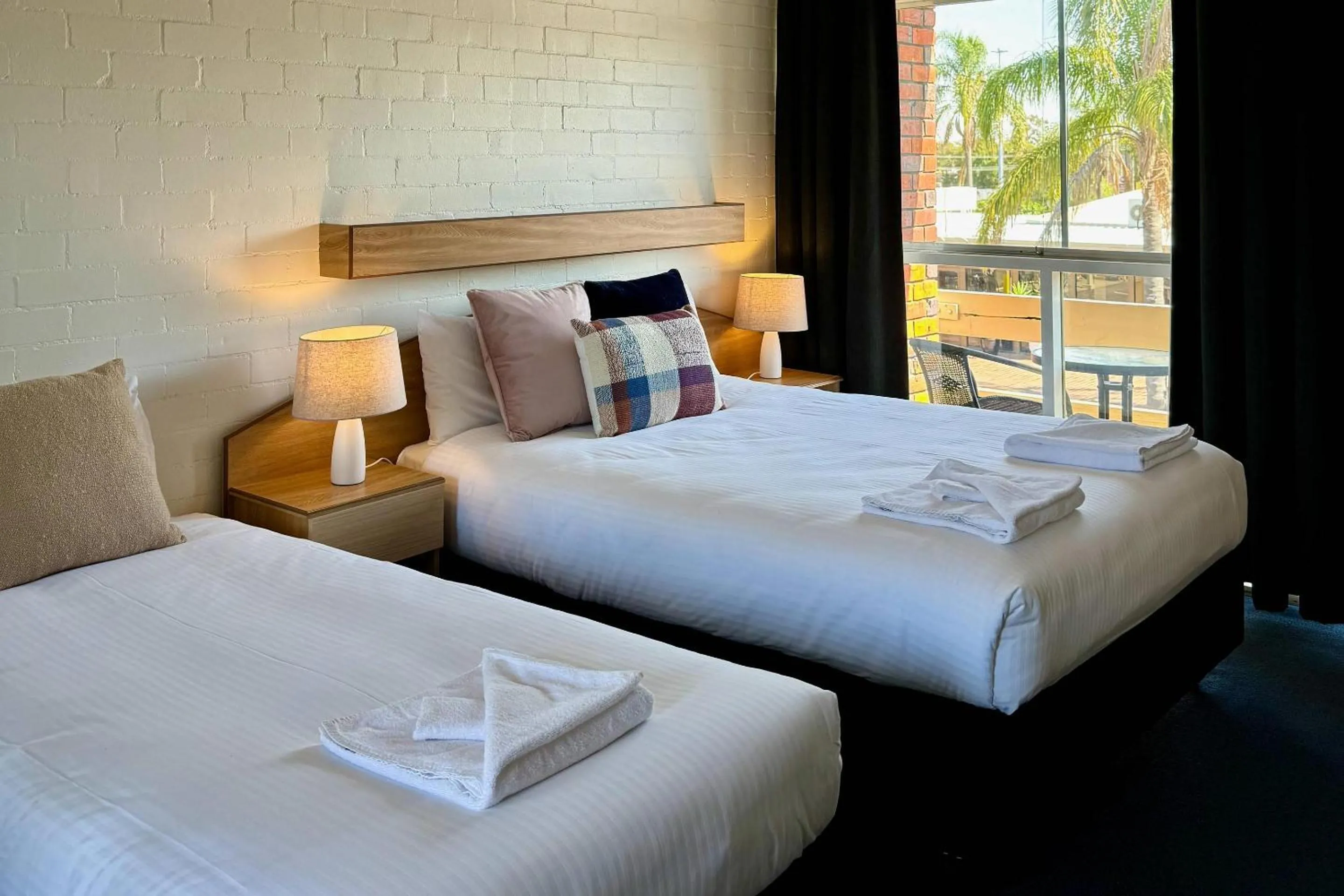 Bedroom, Bed in Comfort Inn Gateway Tamworth