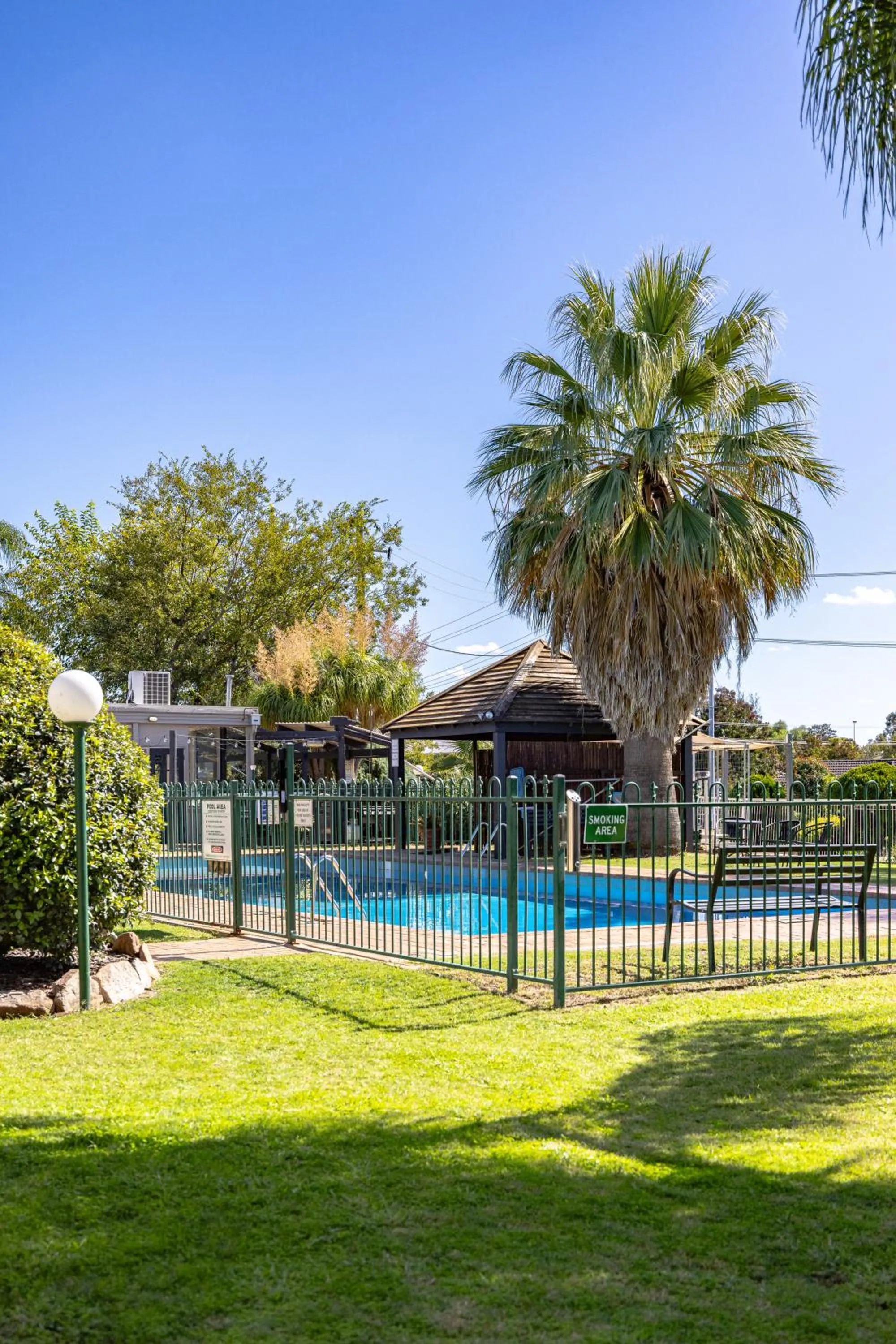Garden in Econo Lodge Gateway Tamworth