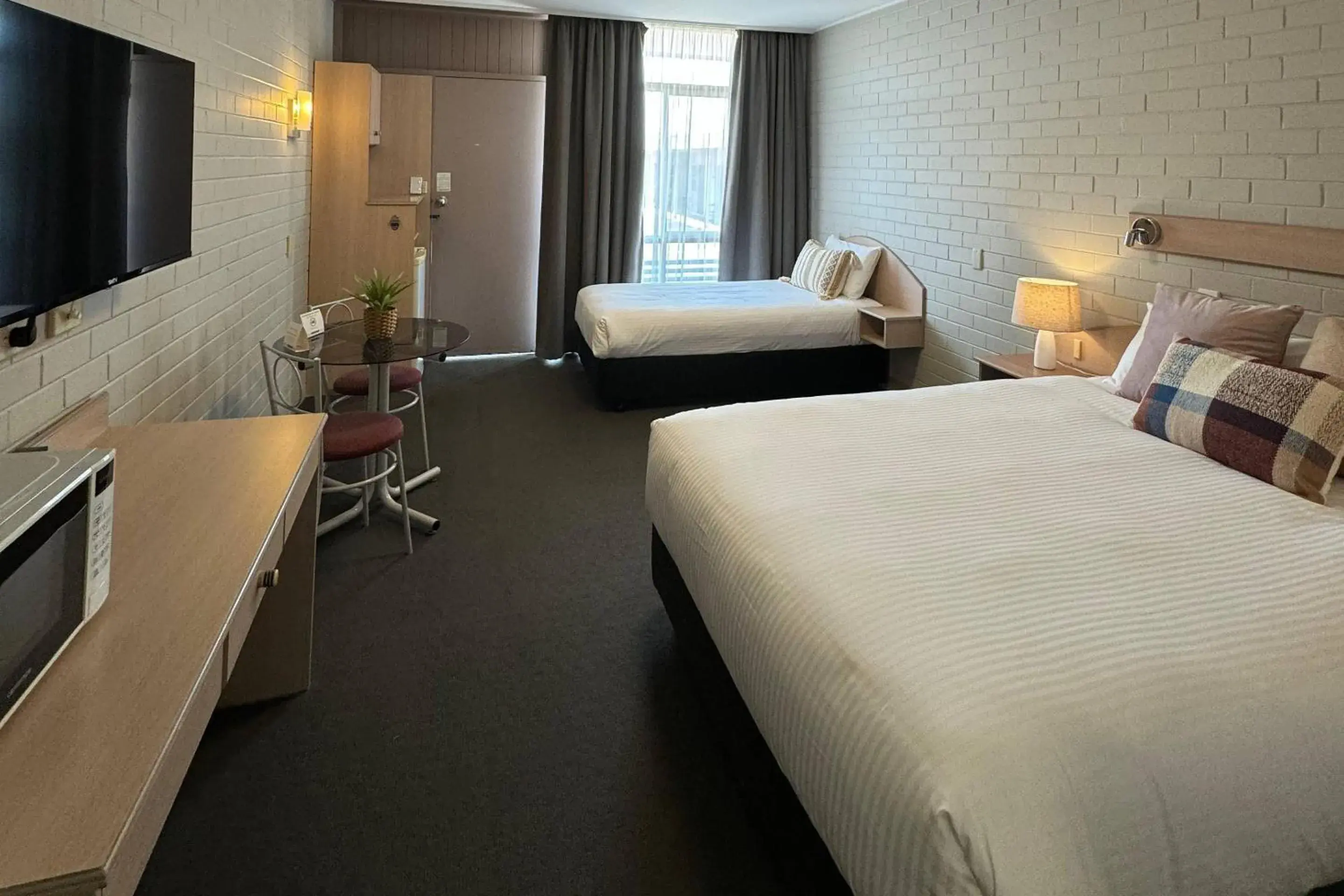 Bedroom, Bed in Comfort Inn Gateway Tamworth Bedroom, Bed in Comfort Inn Gateway Tamworth