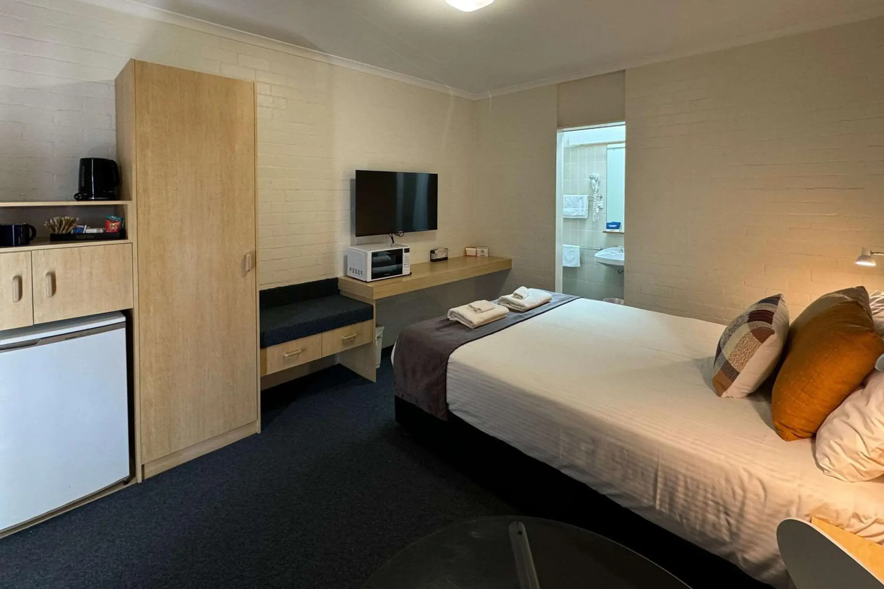 Bedroom, Bed in Econo Lodge Gateway Tamworth Bedroom, Bed in Econo Lodge Gateway Tamworth