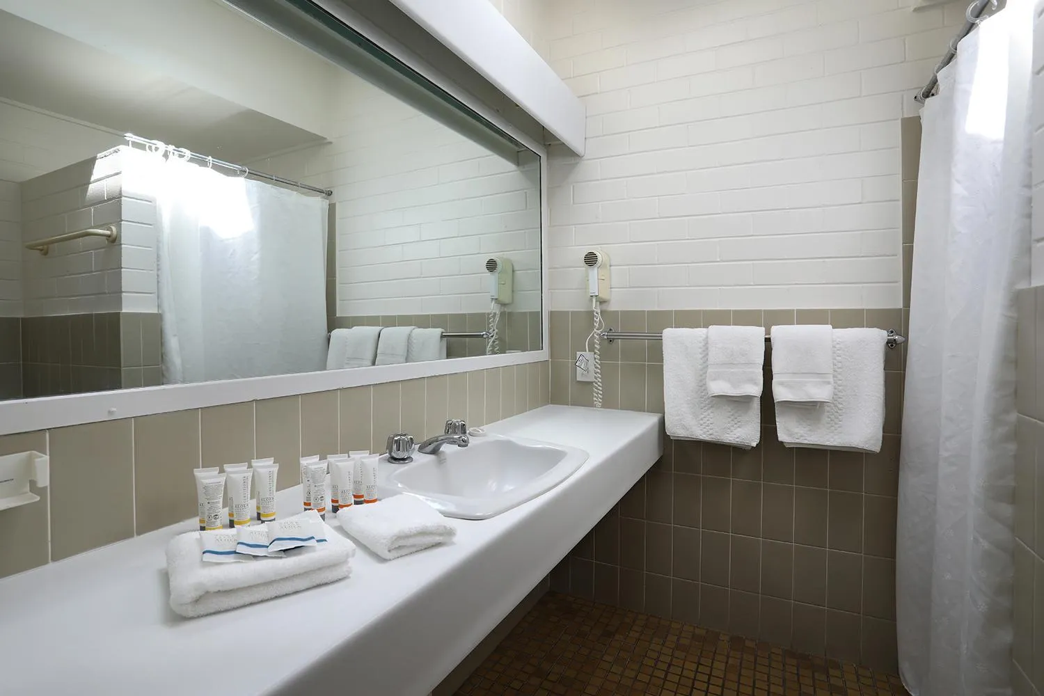 Shower in Econo Lodge Gateway Tamworth