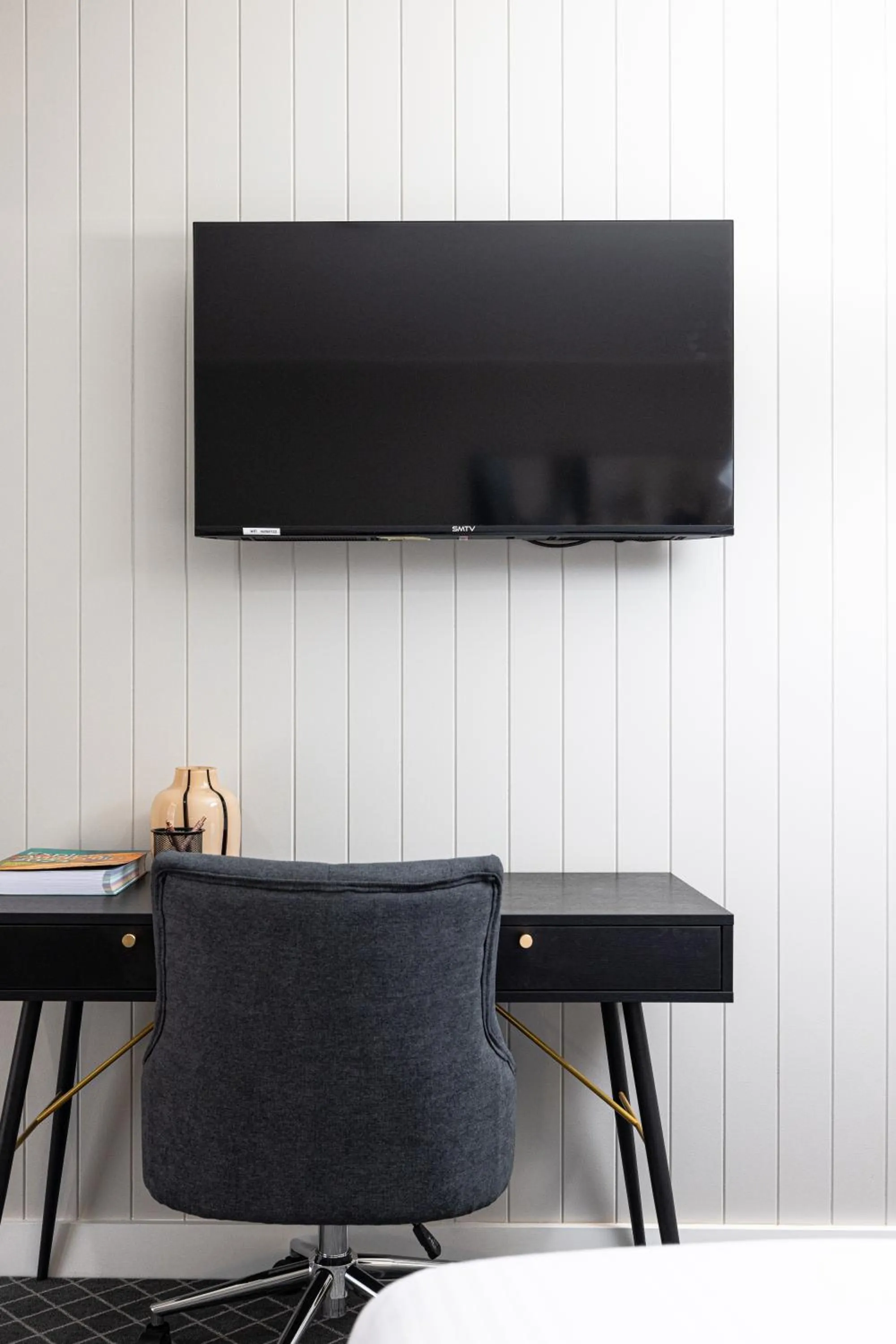 TV and multimedia in Econo Lodge Gateway Tamworth