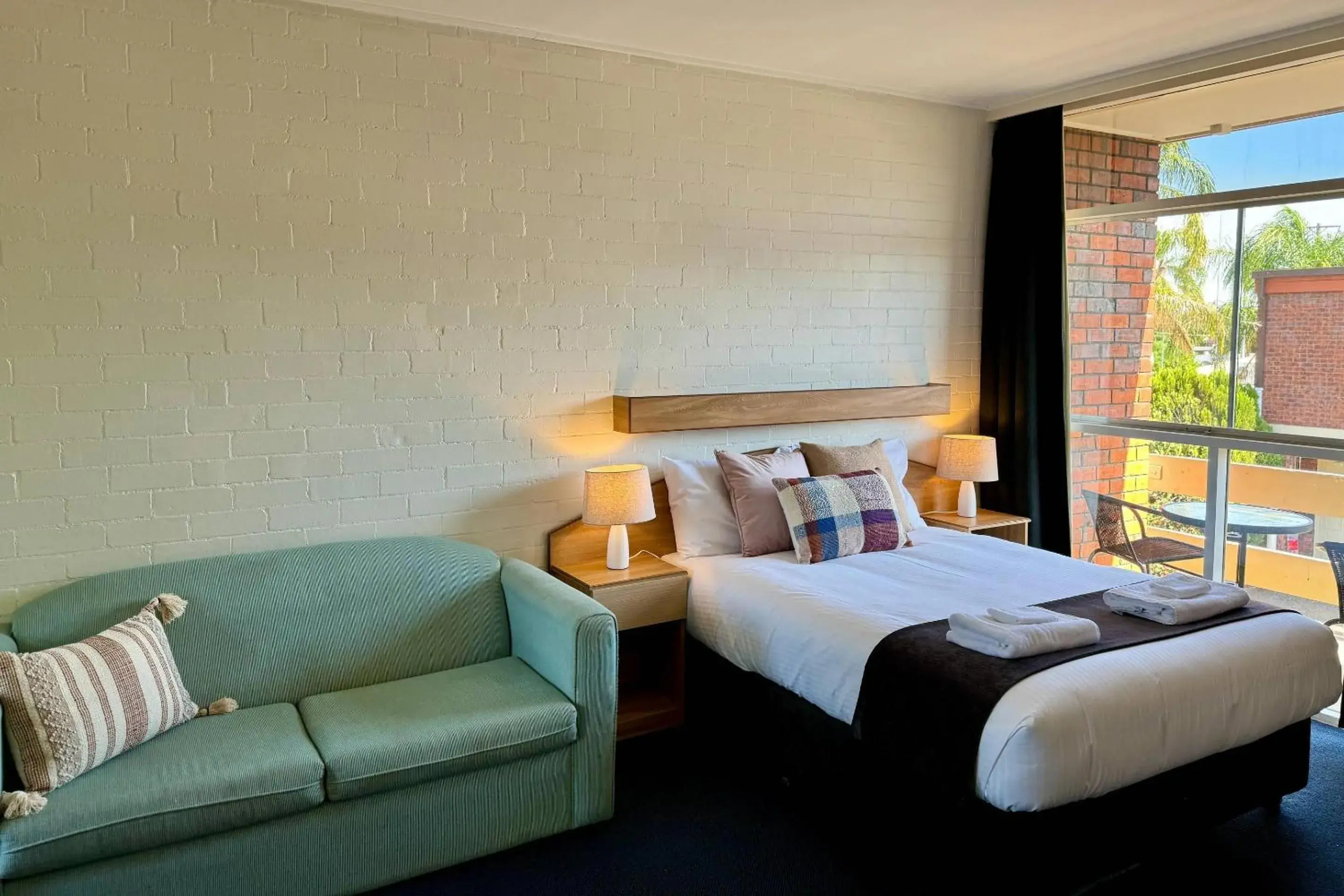 Bedroom, Bed in Comfort Inn Gateway Tamworth Bedroom, Bed in Comfort Inn Gateway Tamworth