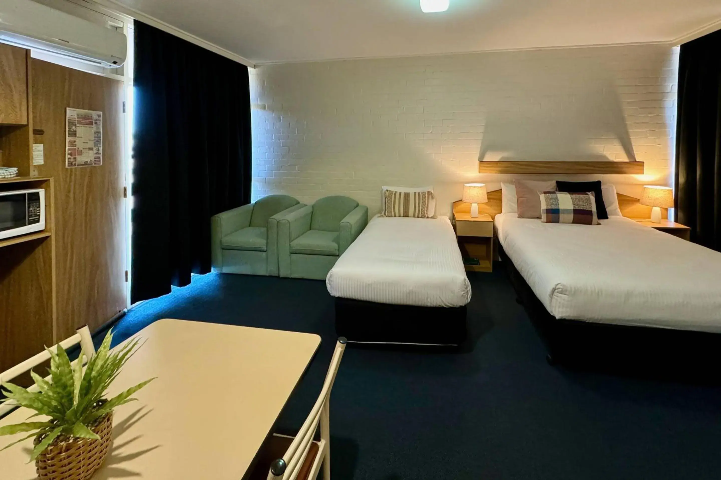 Bedroom, Bed in Comfort Inn Gateway Tamworth Bedroom, Bed in Comfort Inn Gateway Tamworth