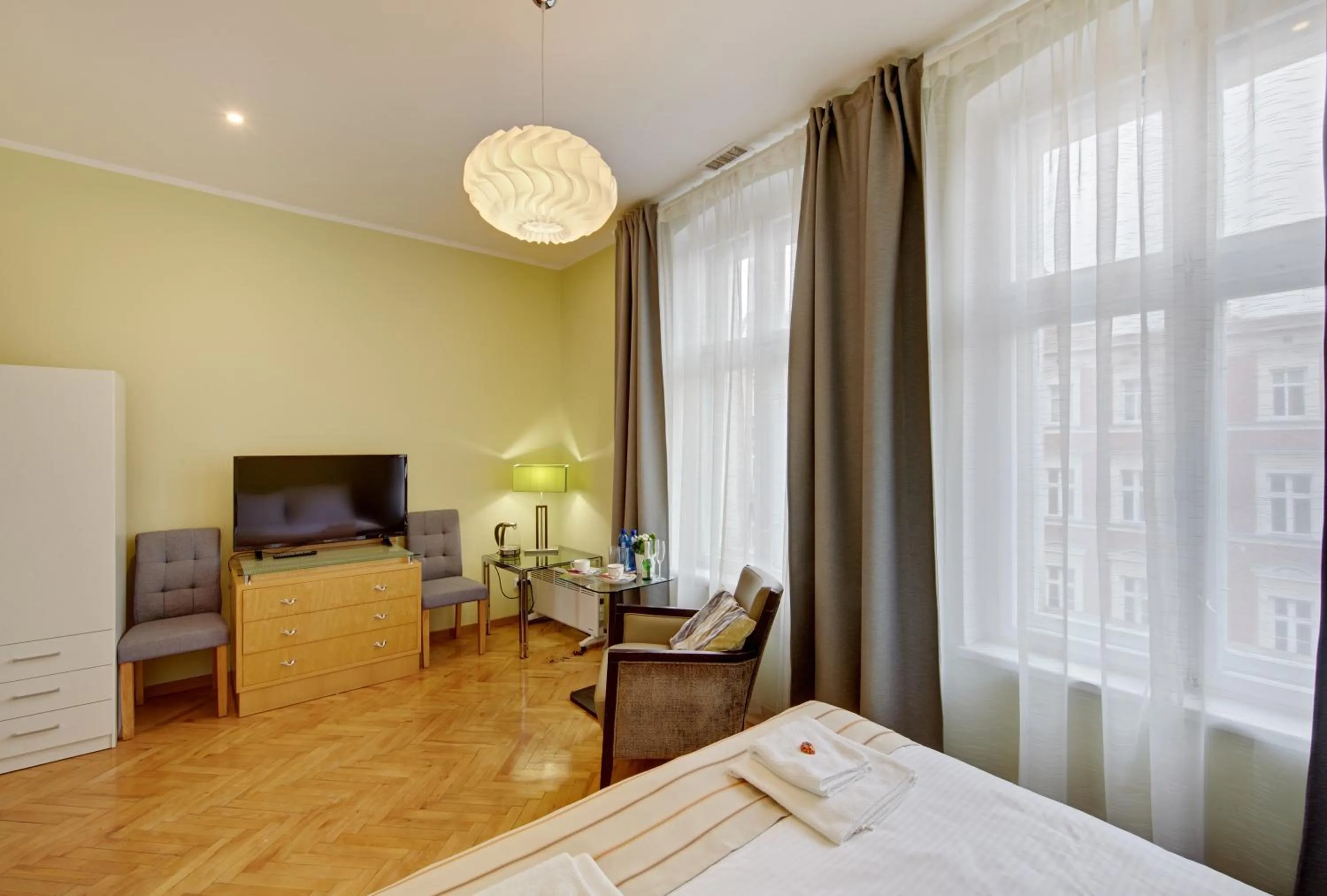 Bed in Jagiellonska 3 ApartHotel - Duze przestronne pokoje, centrum miasta, szybkie WiFi