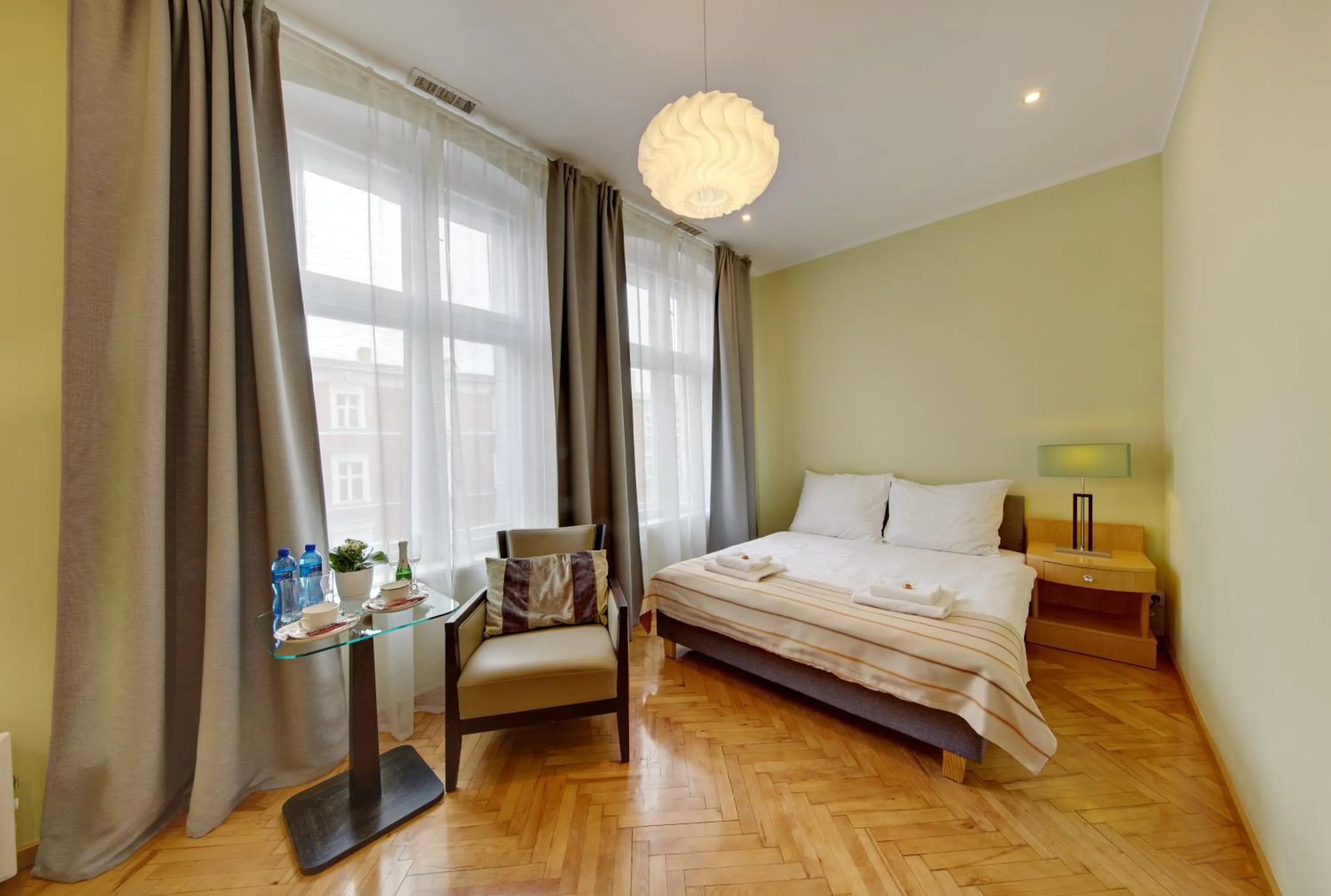 Bed in Jagiellonska 3 ApartHotel - Duze przestronne pokoje, centrum miasta, szybkie WiFi