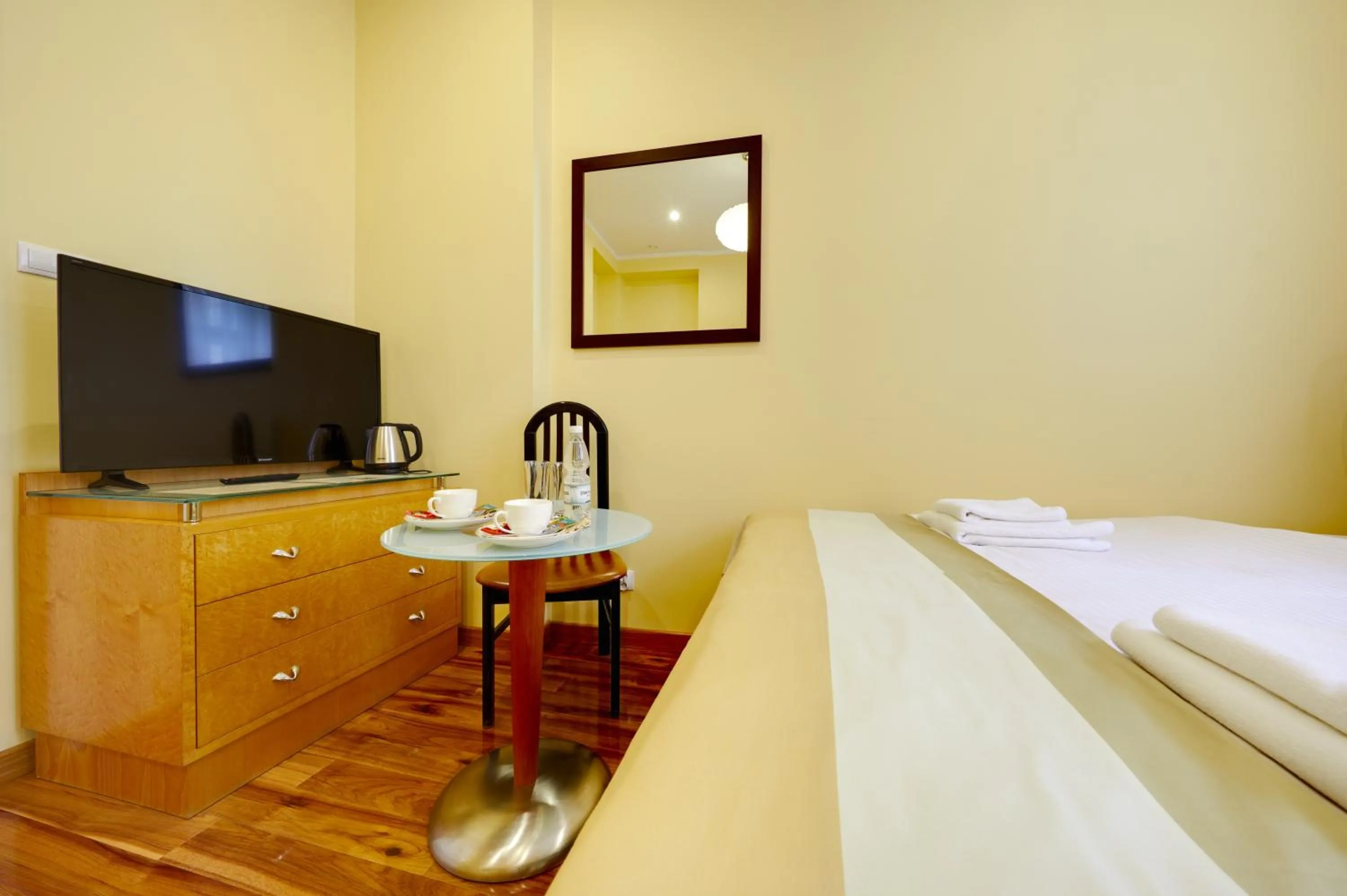 Bed in Jagiellonska 3 ApartHotel - Duze przestronne pokoje, centrum miasta, szybkie WiFi