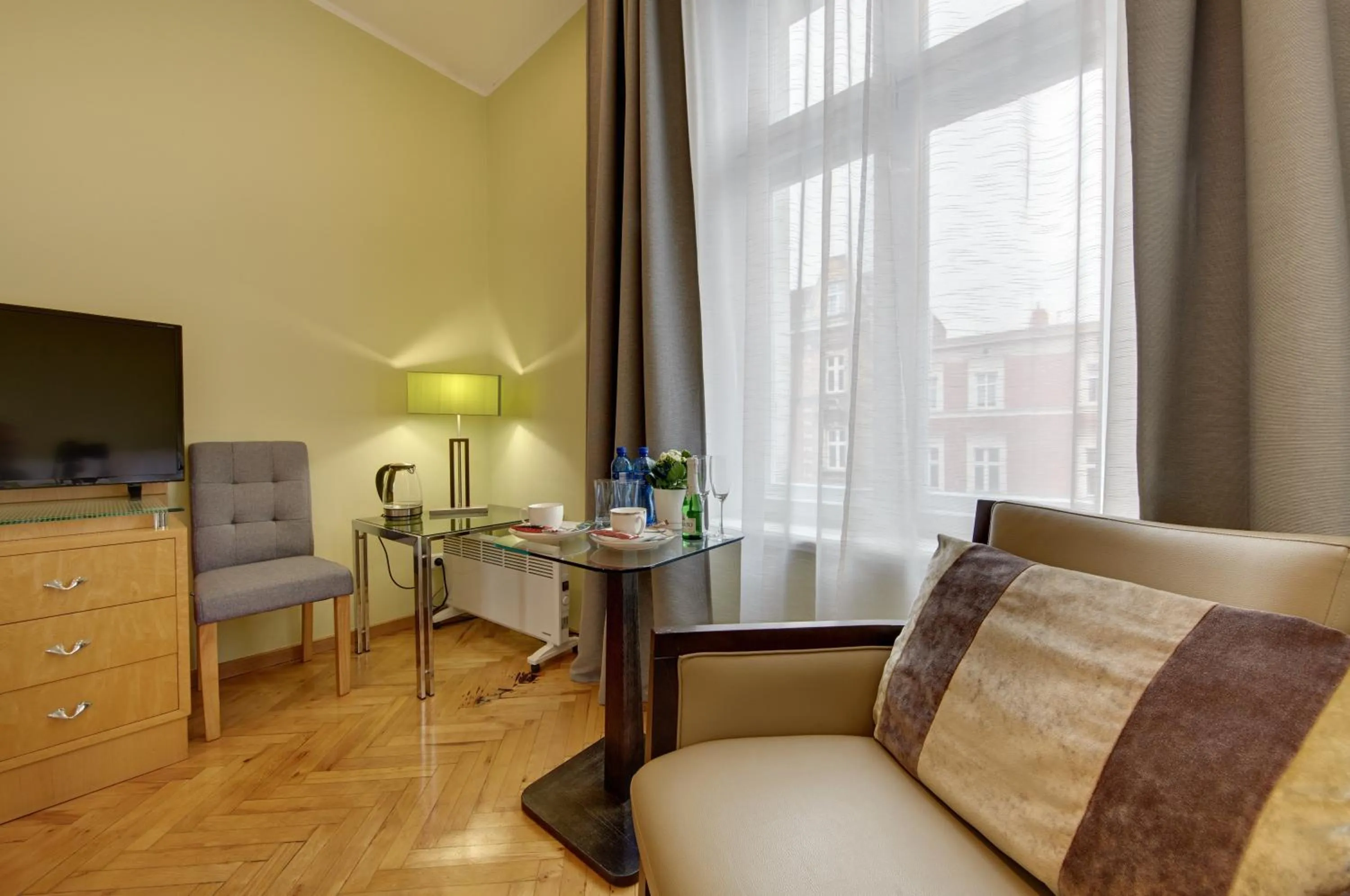 Jagiellonska 3 ApartHotel - Duze przestronne pokoje, centrum miasta, szybkie WiFi