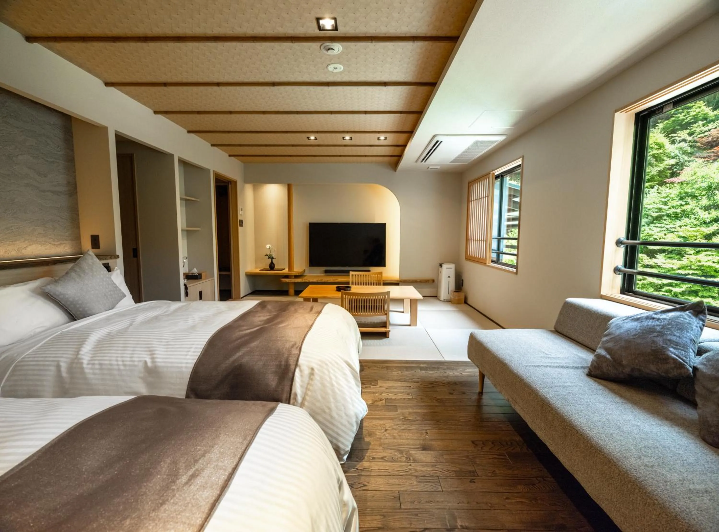 Bed in Hotel Kazurabashi