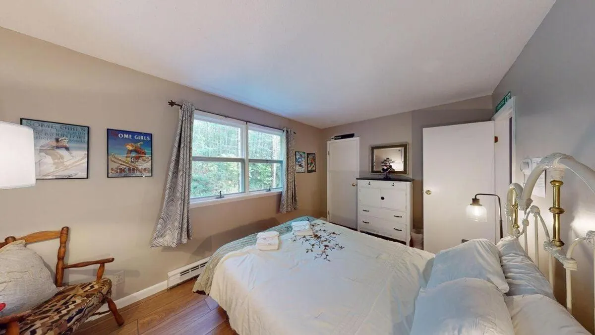 Bed in Silver Spring Chalet