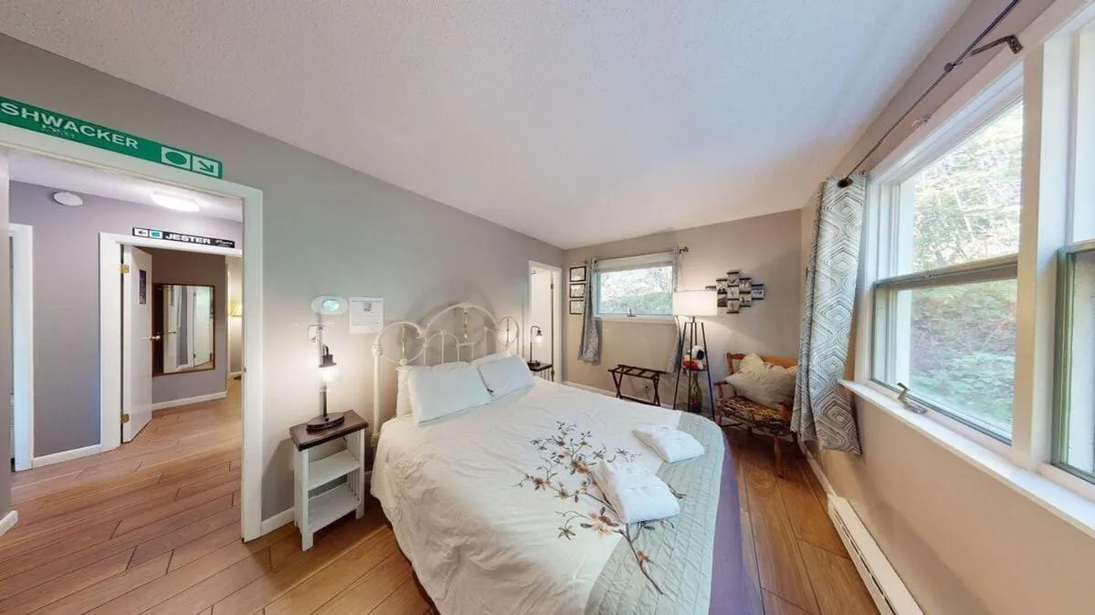 Bed in Silver Spring Chalet