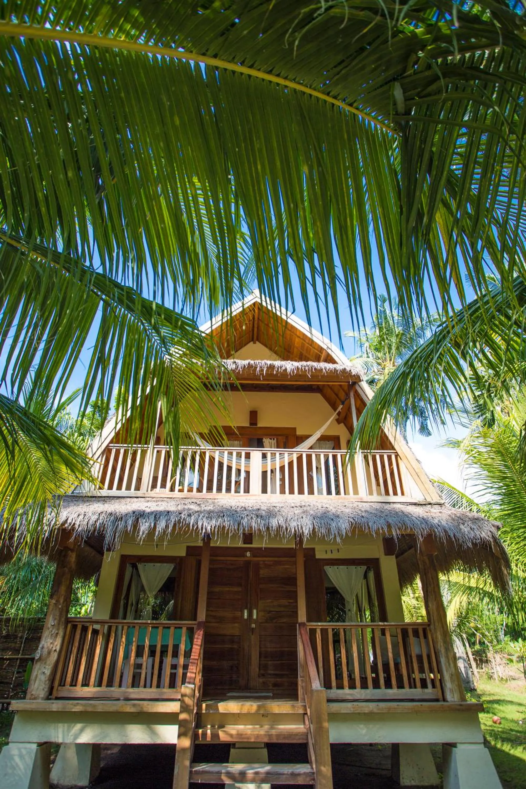 Island View Bar & Bungalow