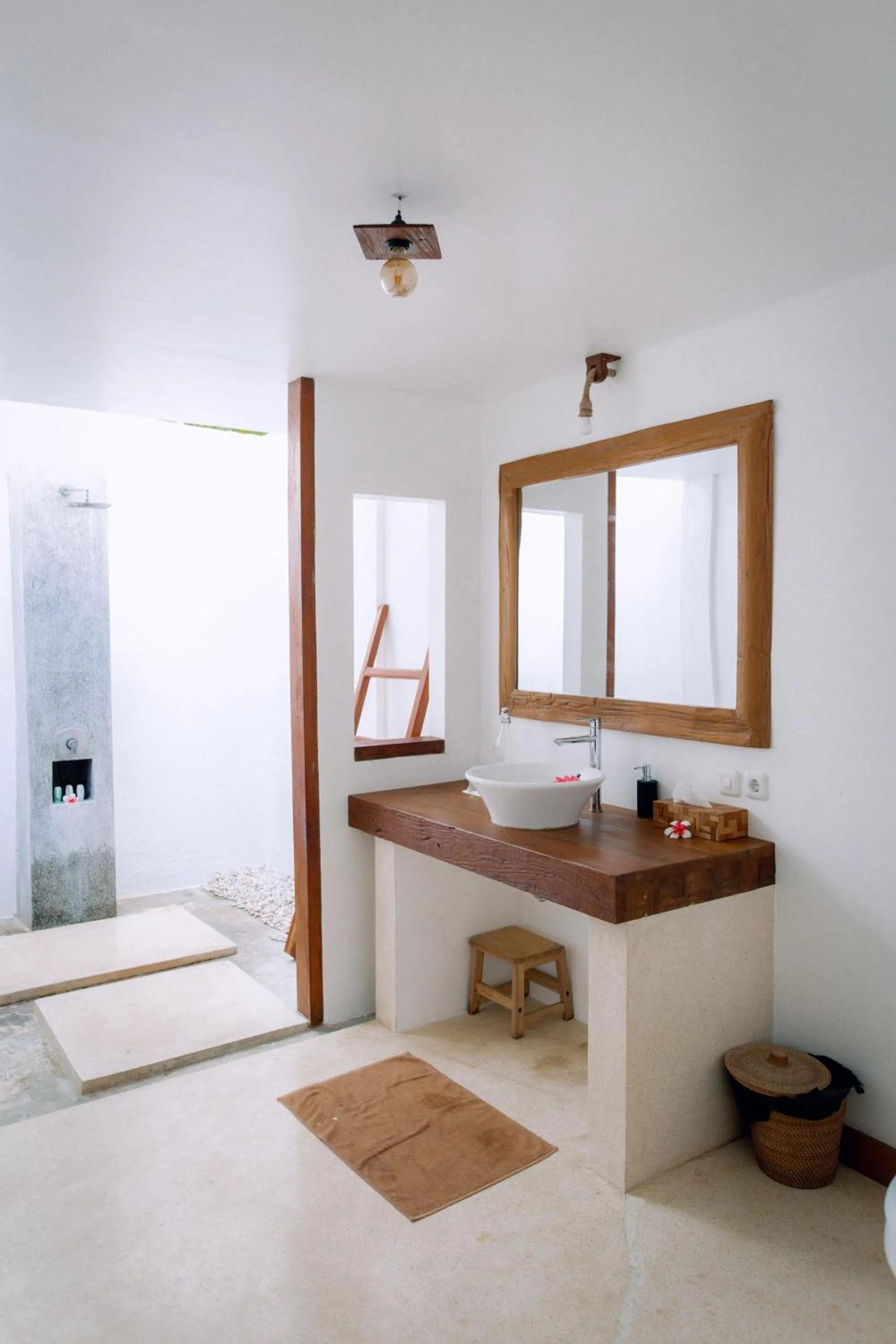 Island View Bar & Bungalow