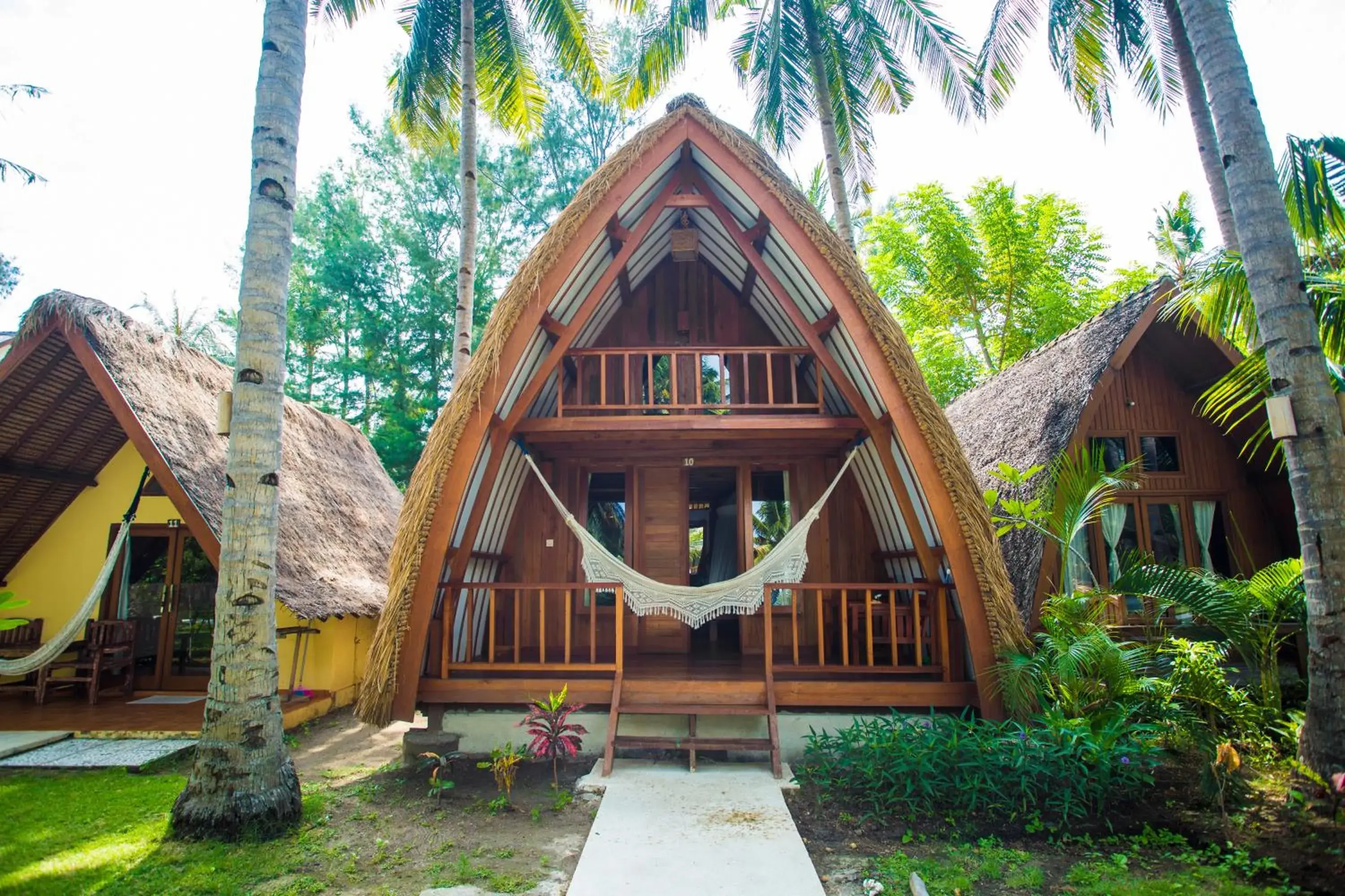 Duplex Wooden Family Bungalow in Island View Bar & Bungalow Duplex Wooden Family Bungalow in Island View Bar & Bungalow