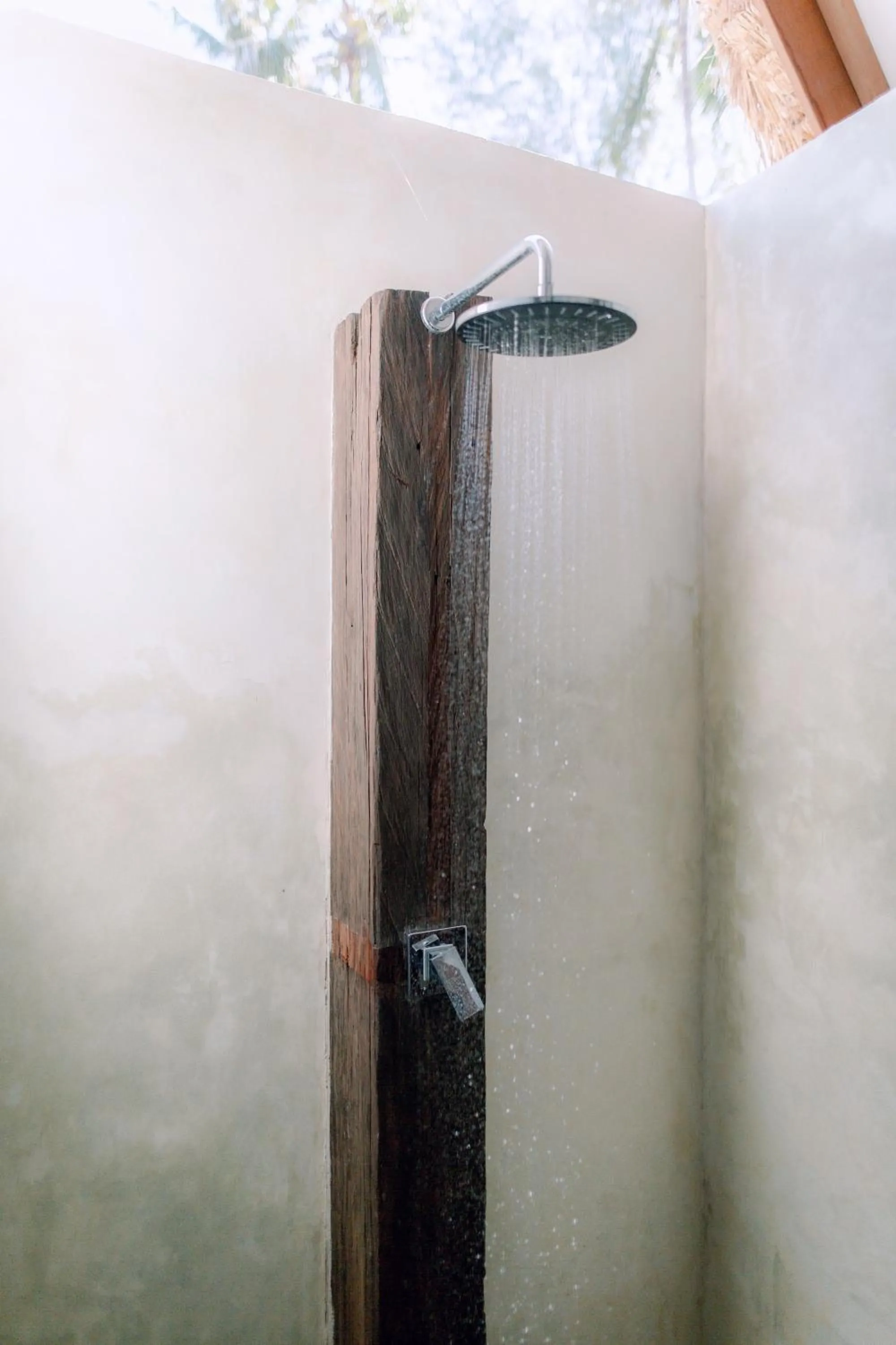 Island View Bar & Bungalow