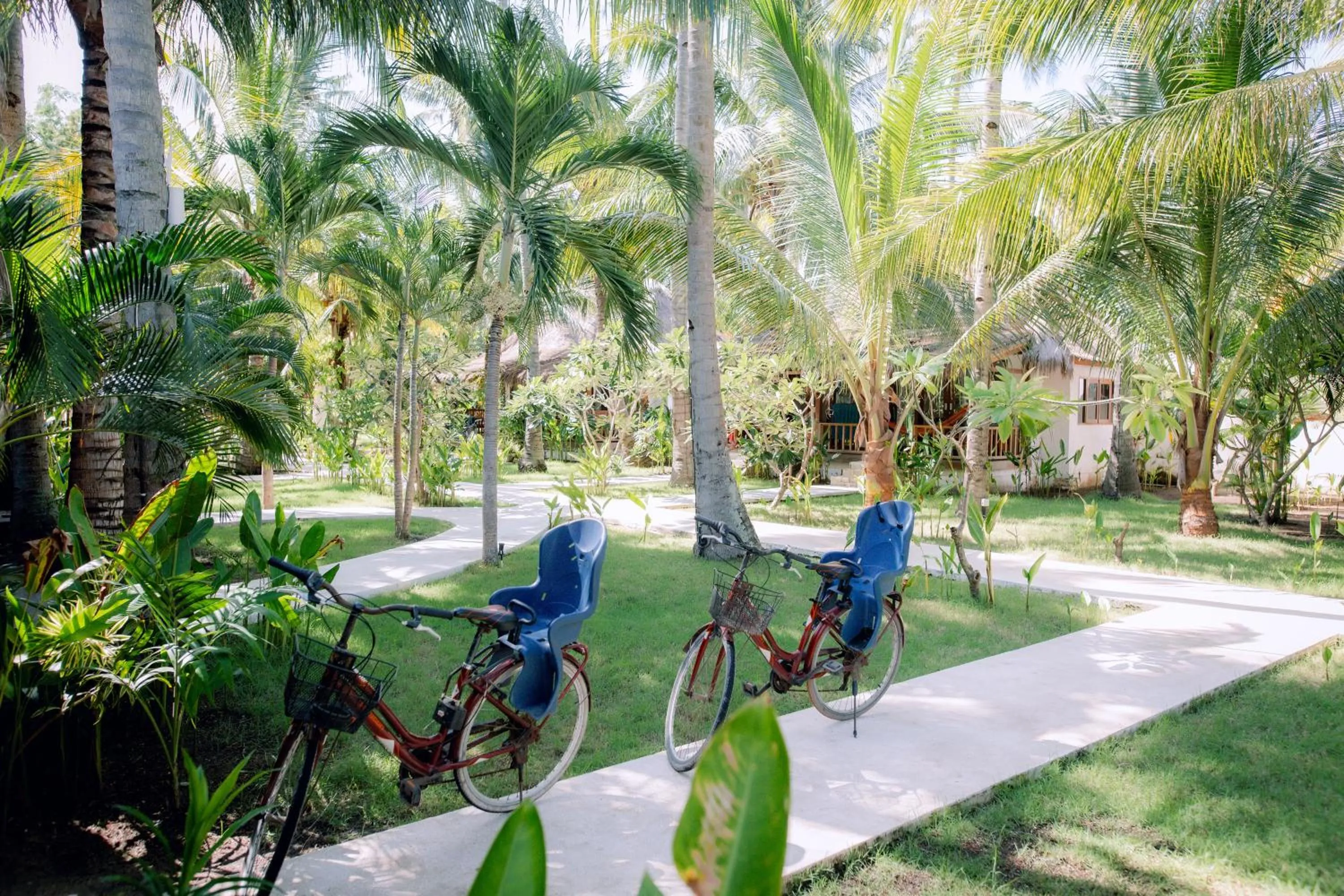 Island View Bar & Bungalow