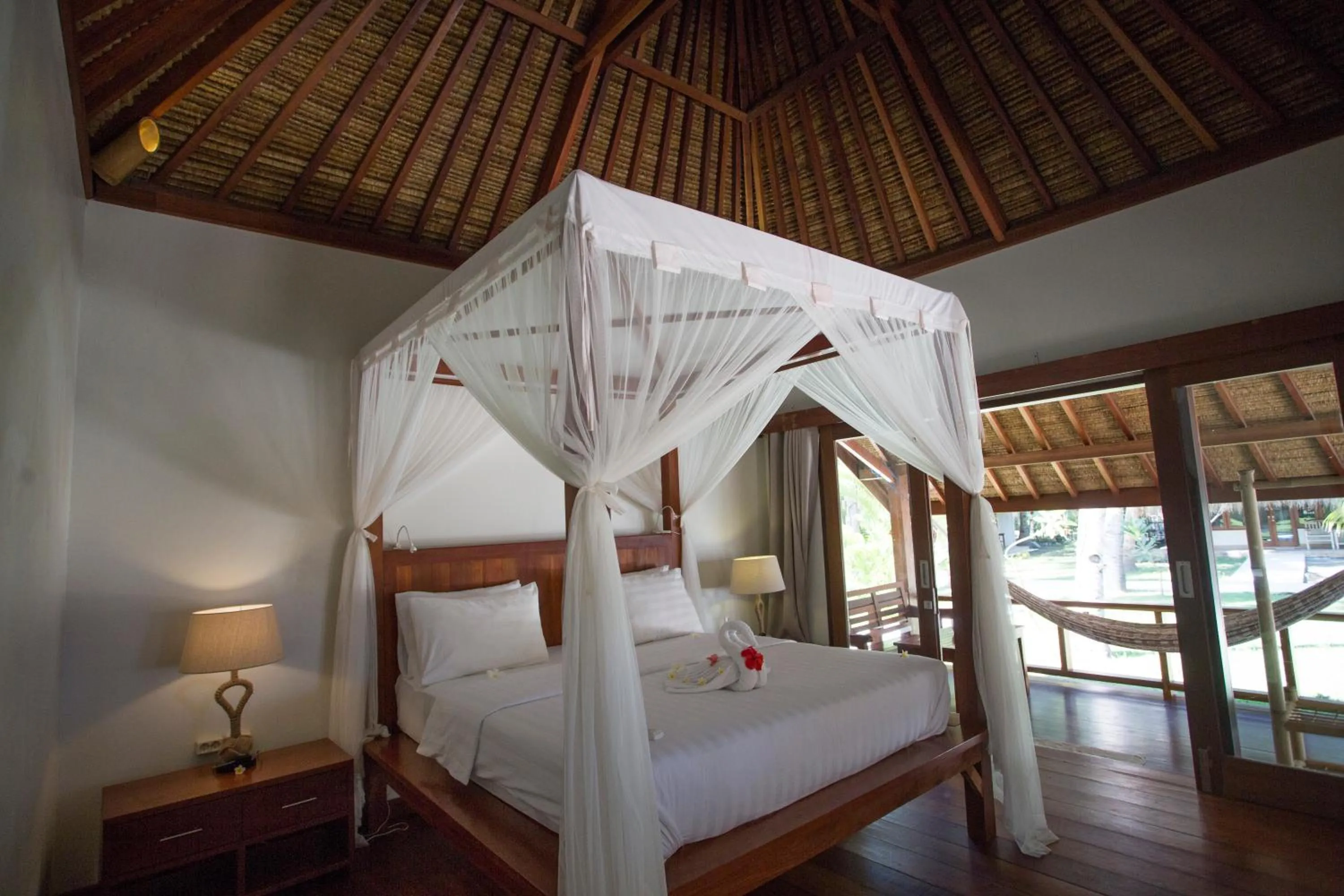 Bed in Island View Bar & Bungalow