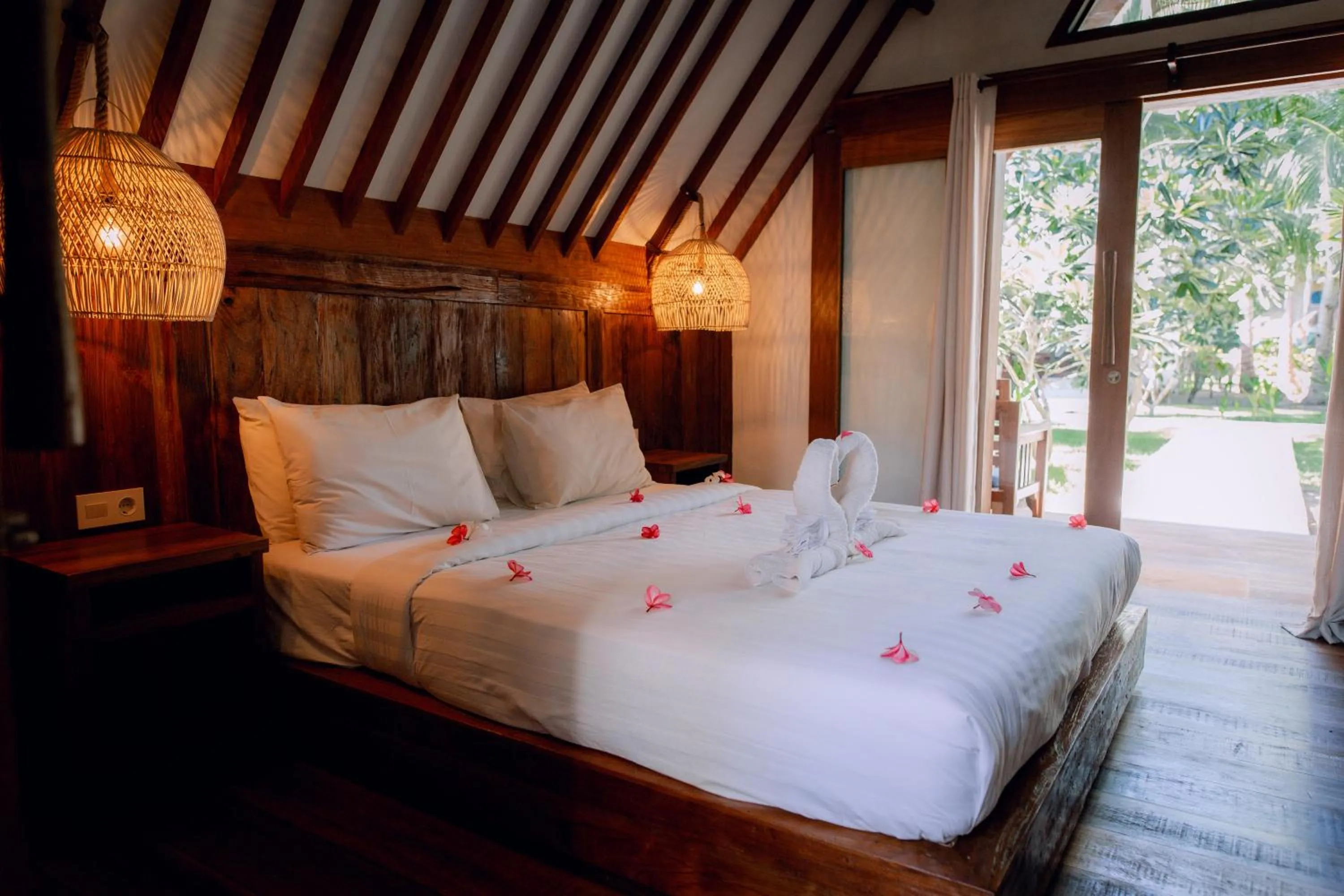 Bed in Island View Bar & Bungalow