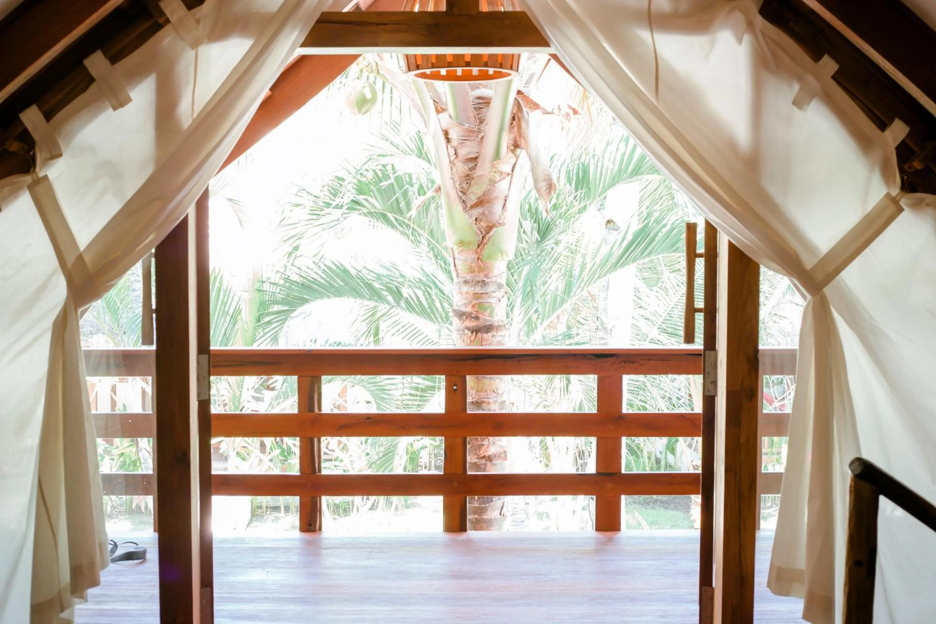 Island View Bar & Bungalow