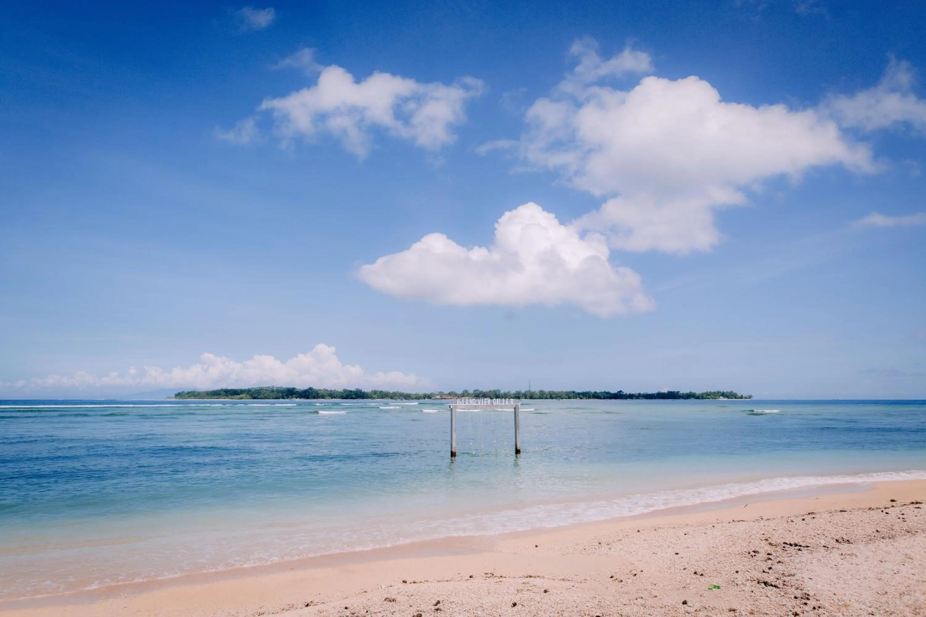 Island View Bar & Bungalow